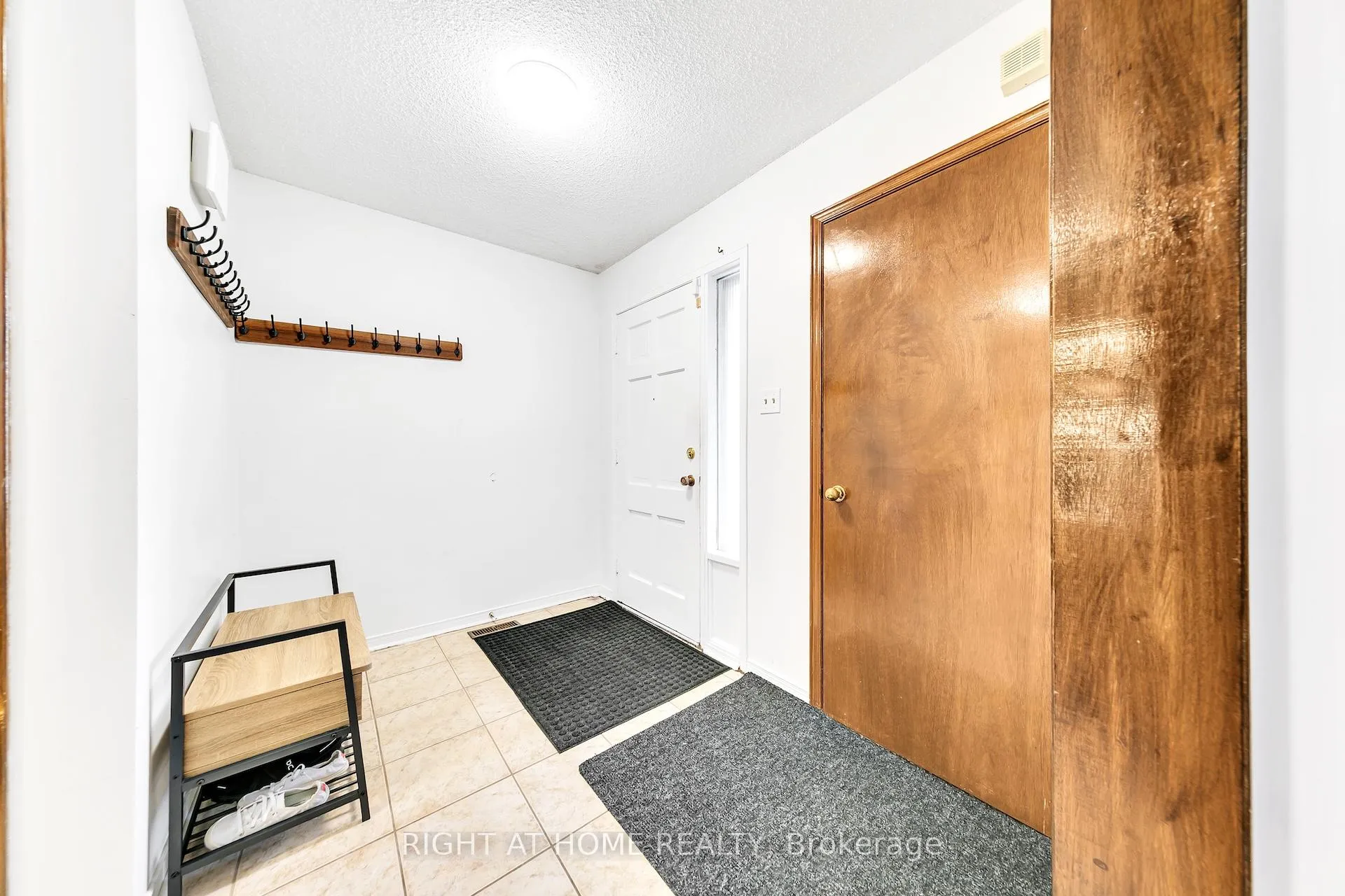 Photo 3 of 8 Terra Road, Vaughan, East Woodbridge — HOMEH