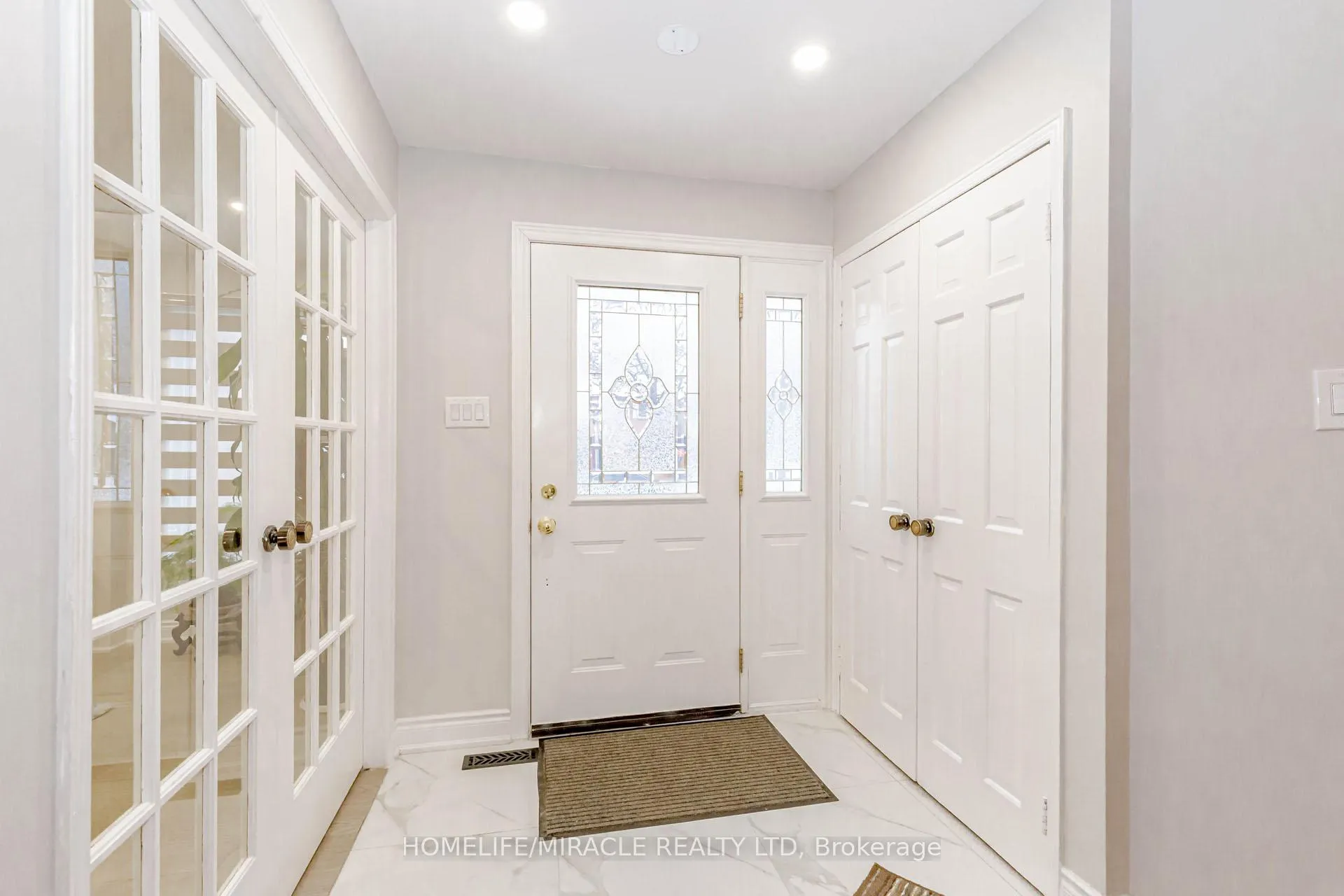 Photo 4 of 6 Nanport Street S, Brampton, Westgate — HOMEH