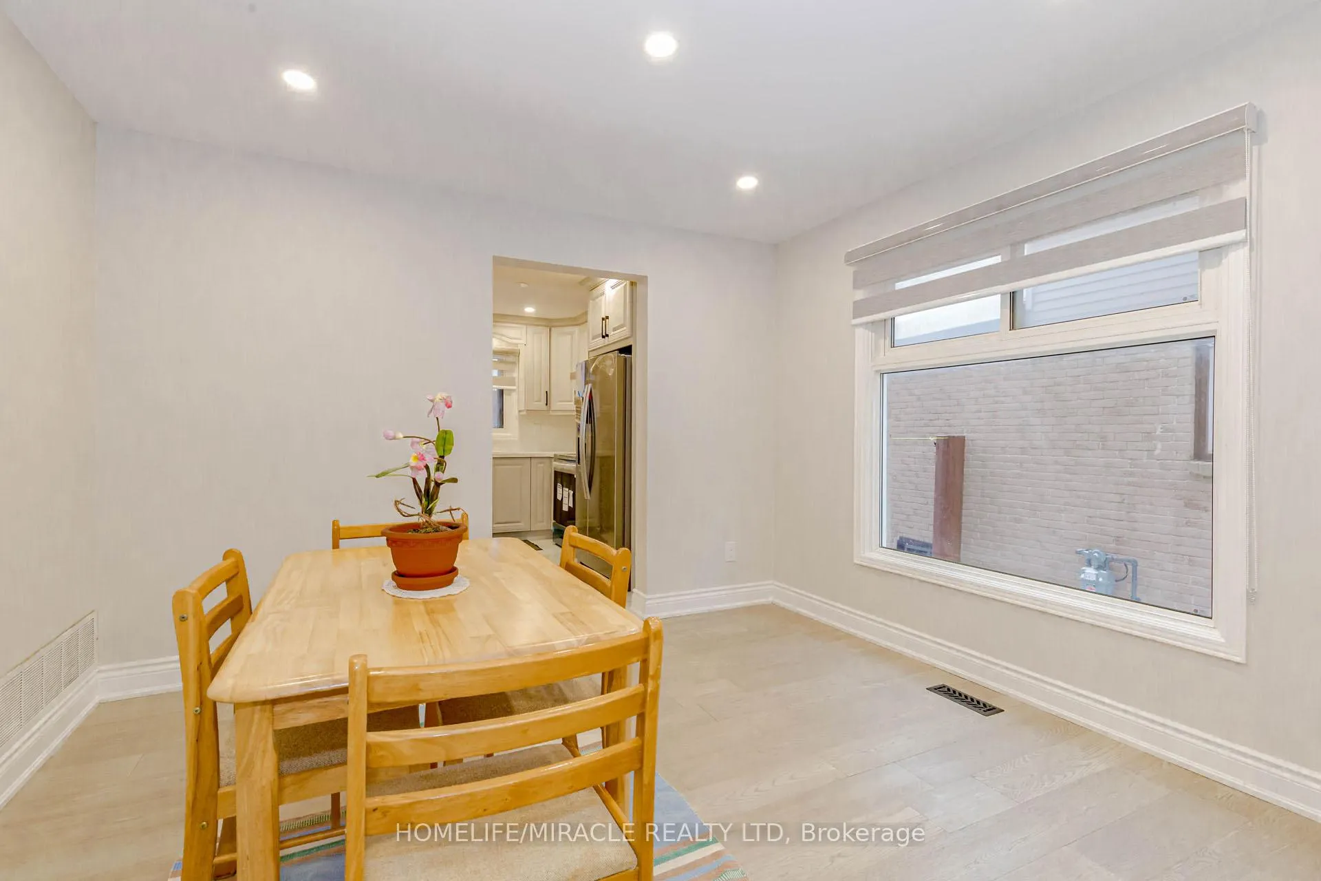 Photo 13 of 6 Nanport Street S, Brampton, Westgate — HOMEH