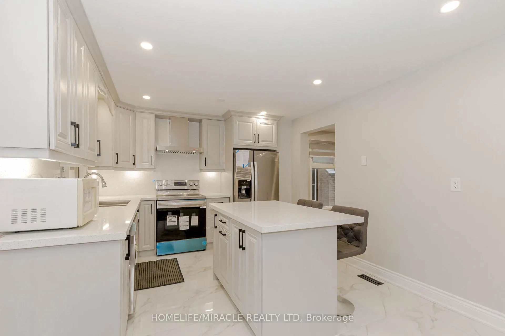 Photo 17 of 6 Nanport Street S, Brampton, Westgate — HOMEH