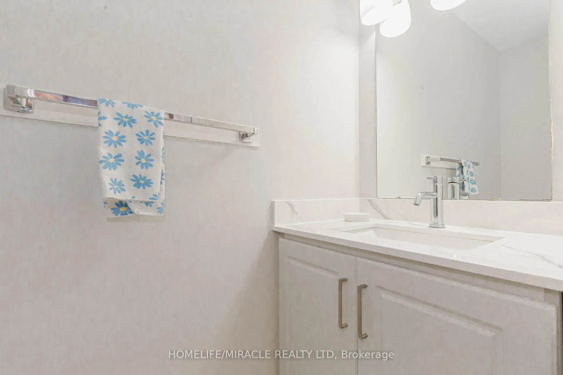 Photo 21 of 6 Nanport Street S, Brampton, Westgate — HOMEH