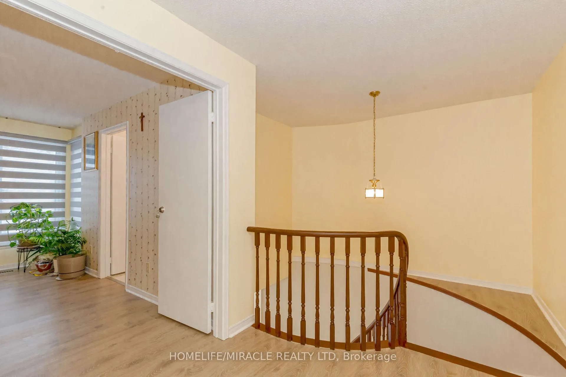 Photo 23 of 6 Nanport Street S, Brampton, Westgate — HOMEH