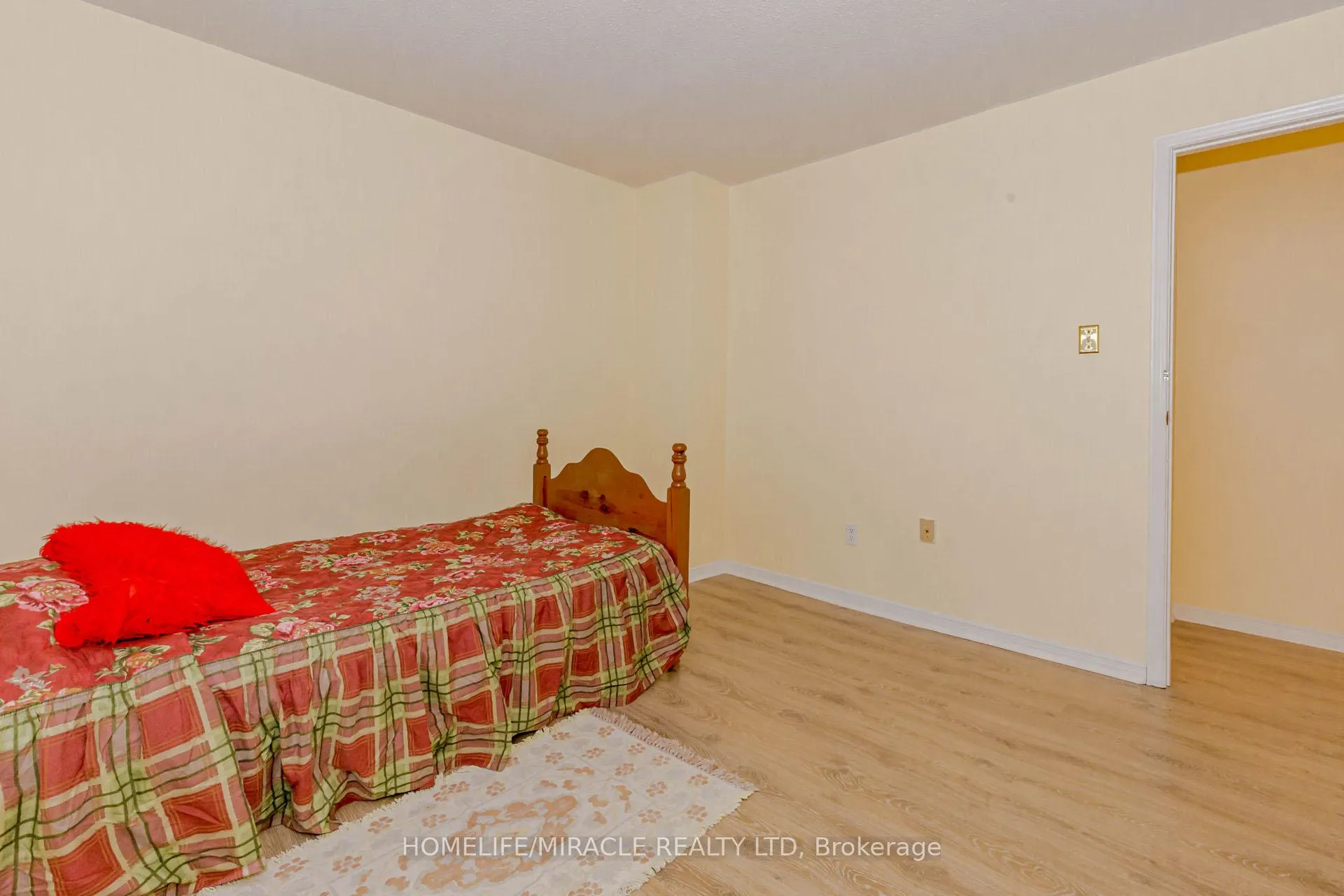 Photo 30 of 6 Nanport Street S, Brampton, Westgate — HOMEH