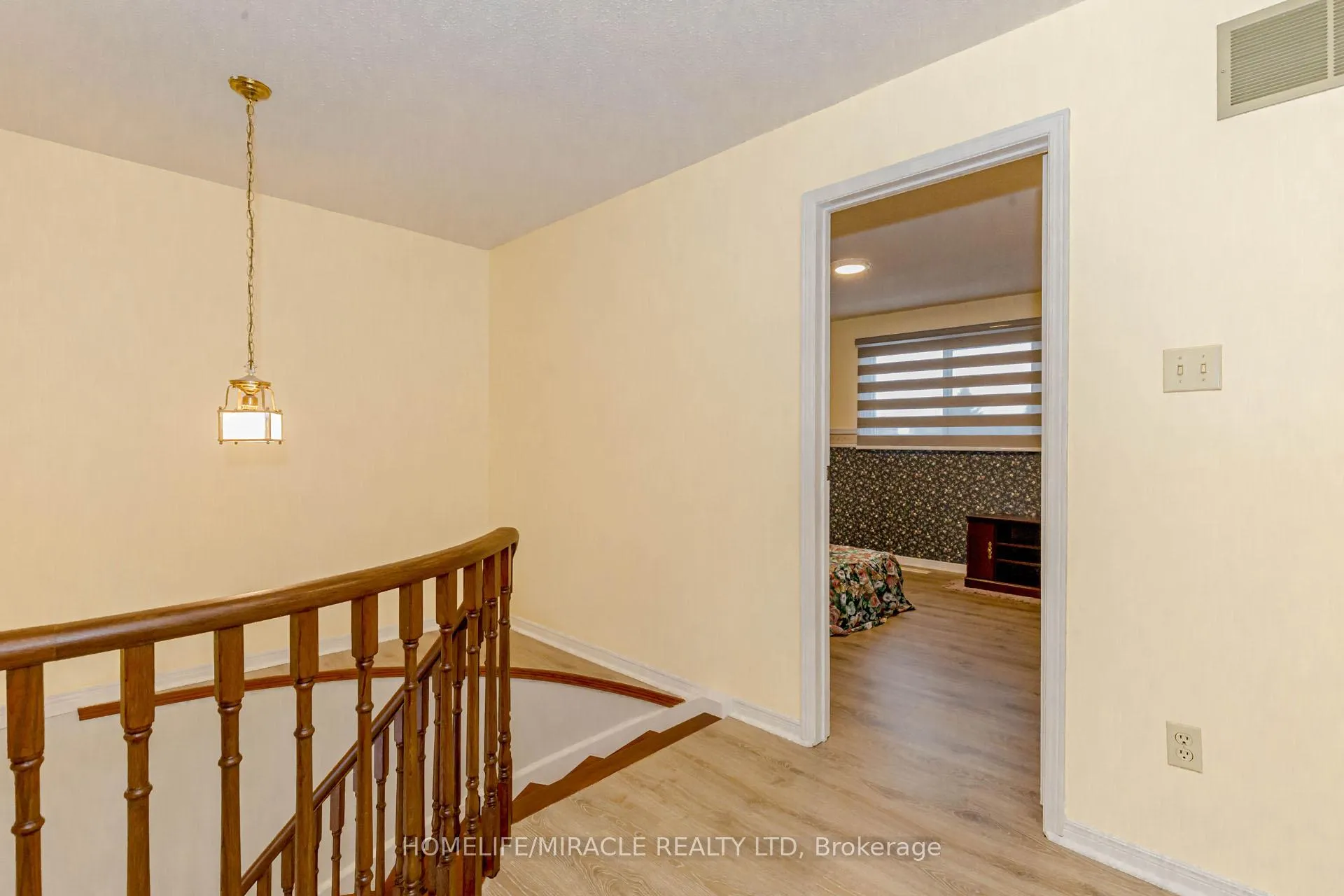 Photo 32 of 6 Nanport Street S, Brampton, Westgate — HOMEH