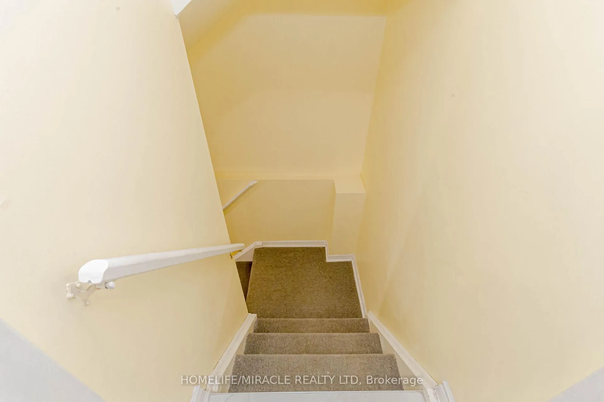 Photo 37 of 6 Nanport Street S, Brampton, Westgate — HOMEH
