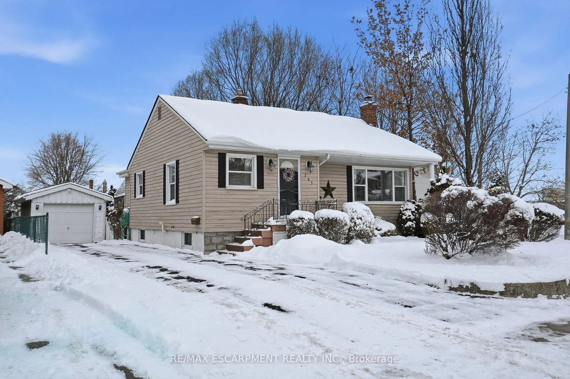 Photo 3 of 363 Limeridge Road E, Hamilton, Bruleville — HOMEH