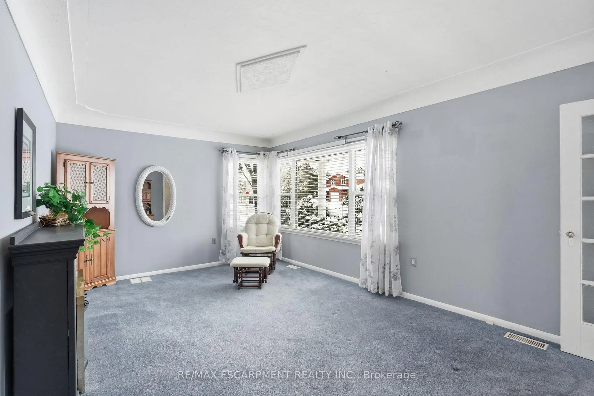Photo 9 of 363 Limeridge Road E, Hamilton, Bruleville — HOMEH