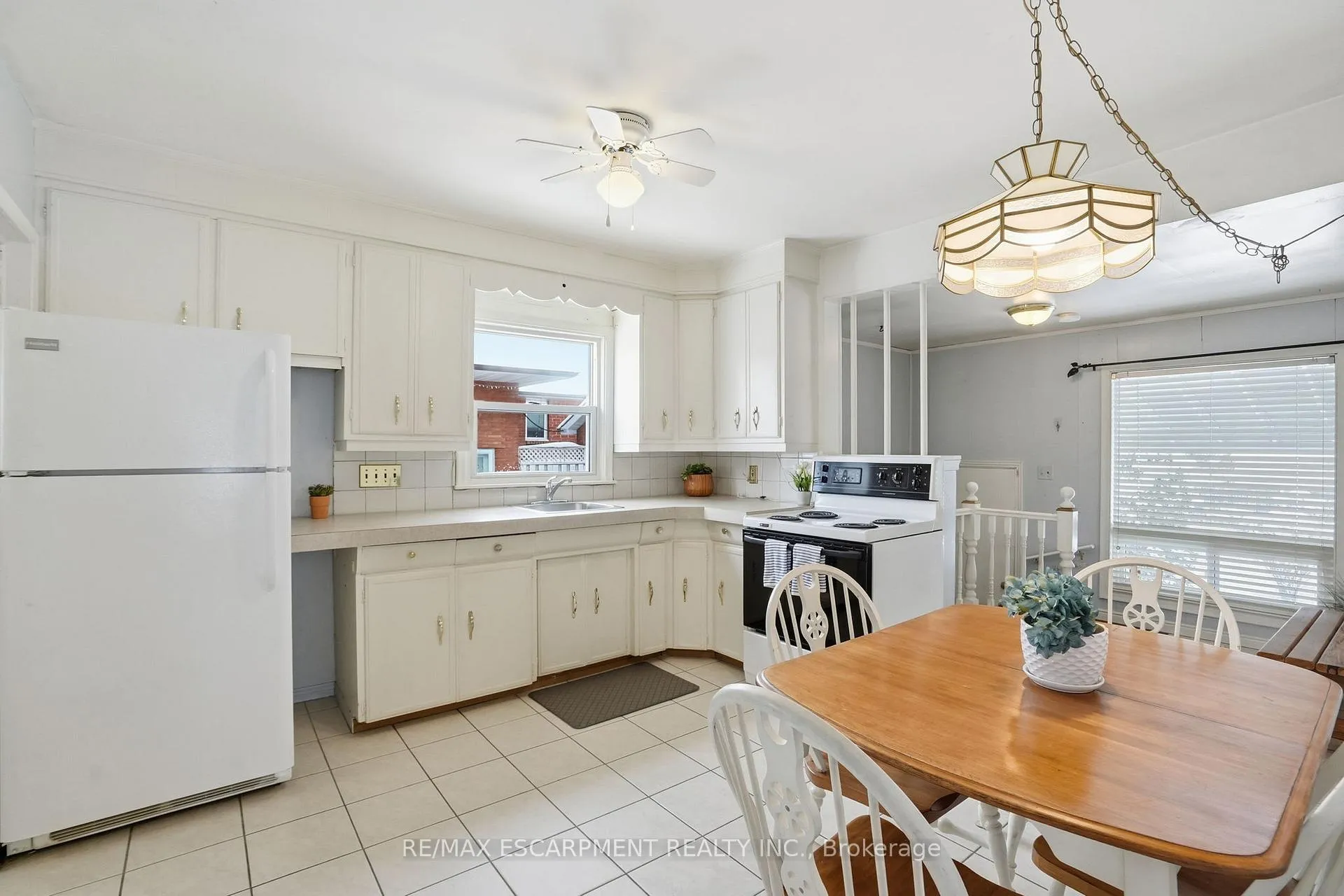 Photo 10 of 363 Limeridge Road E, Hamilton, Bruleville — HOMEH
