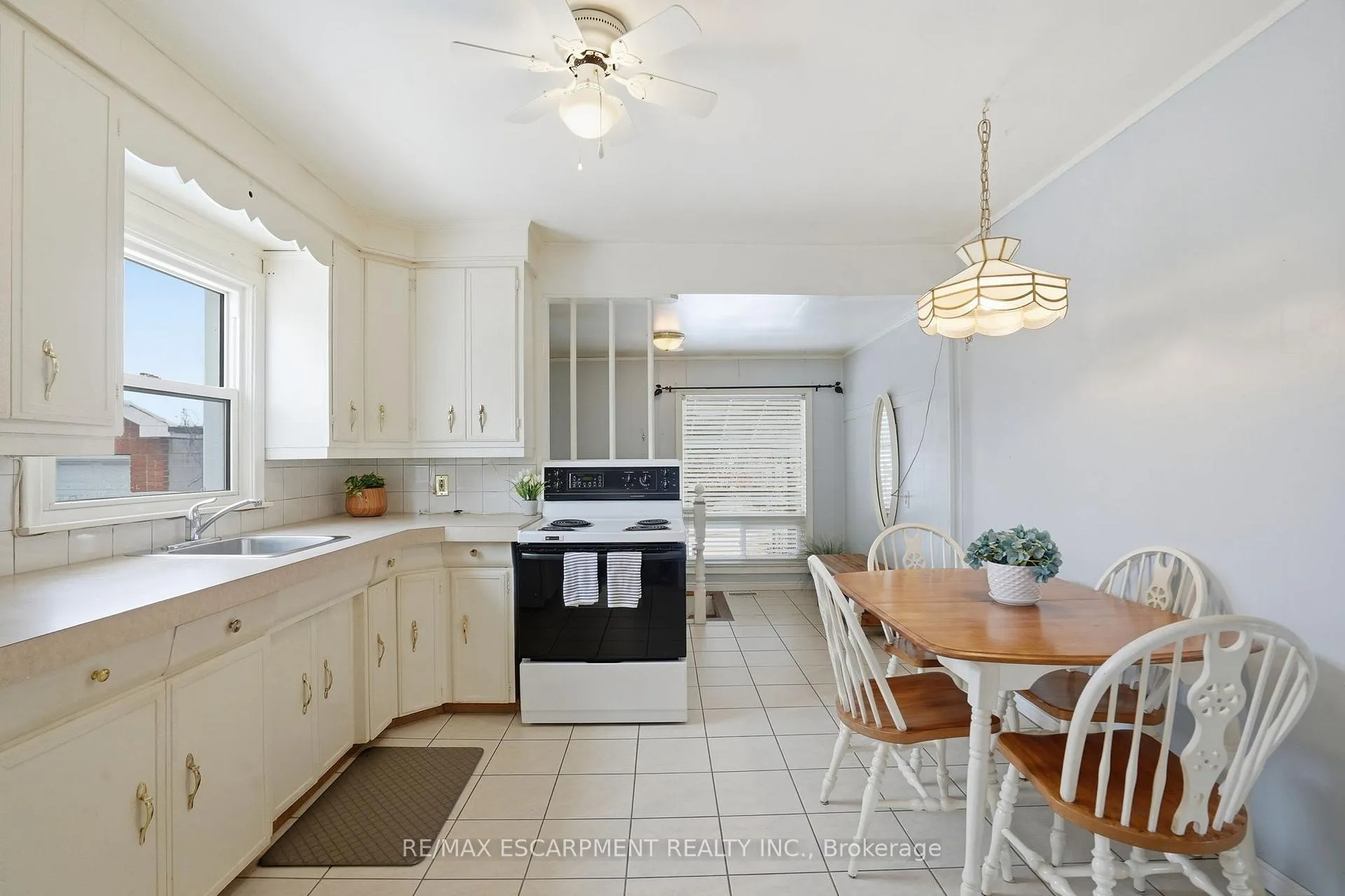 Photo 11 of 363 Limeridge Road E, Hamilton, Bruleville — HOMEH