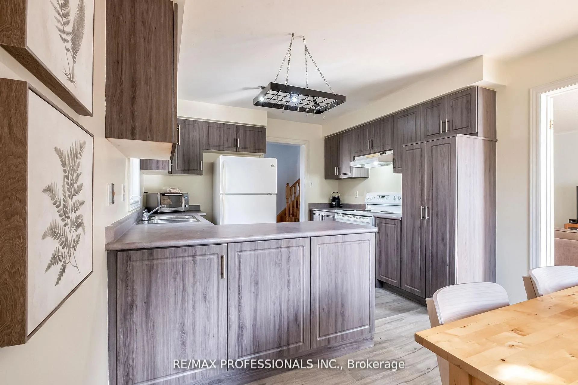Photo 12 of 65 Hickorybush Avenue, Brampton, Sandringham-Wellington — HOMEH