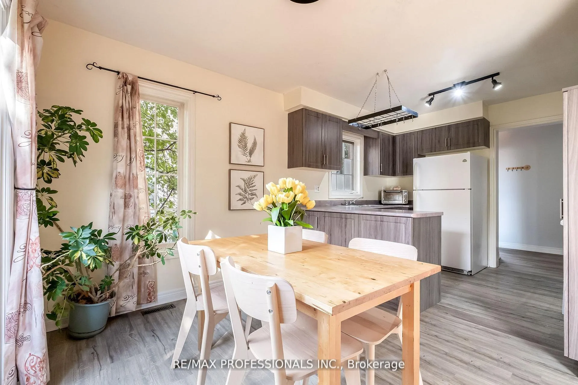 Photo 13 of 65 Hickorybush Avenue, Brampton, Sandringham-Wellington — HOMEH