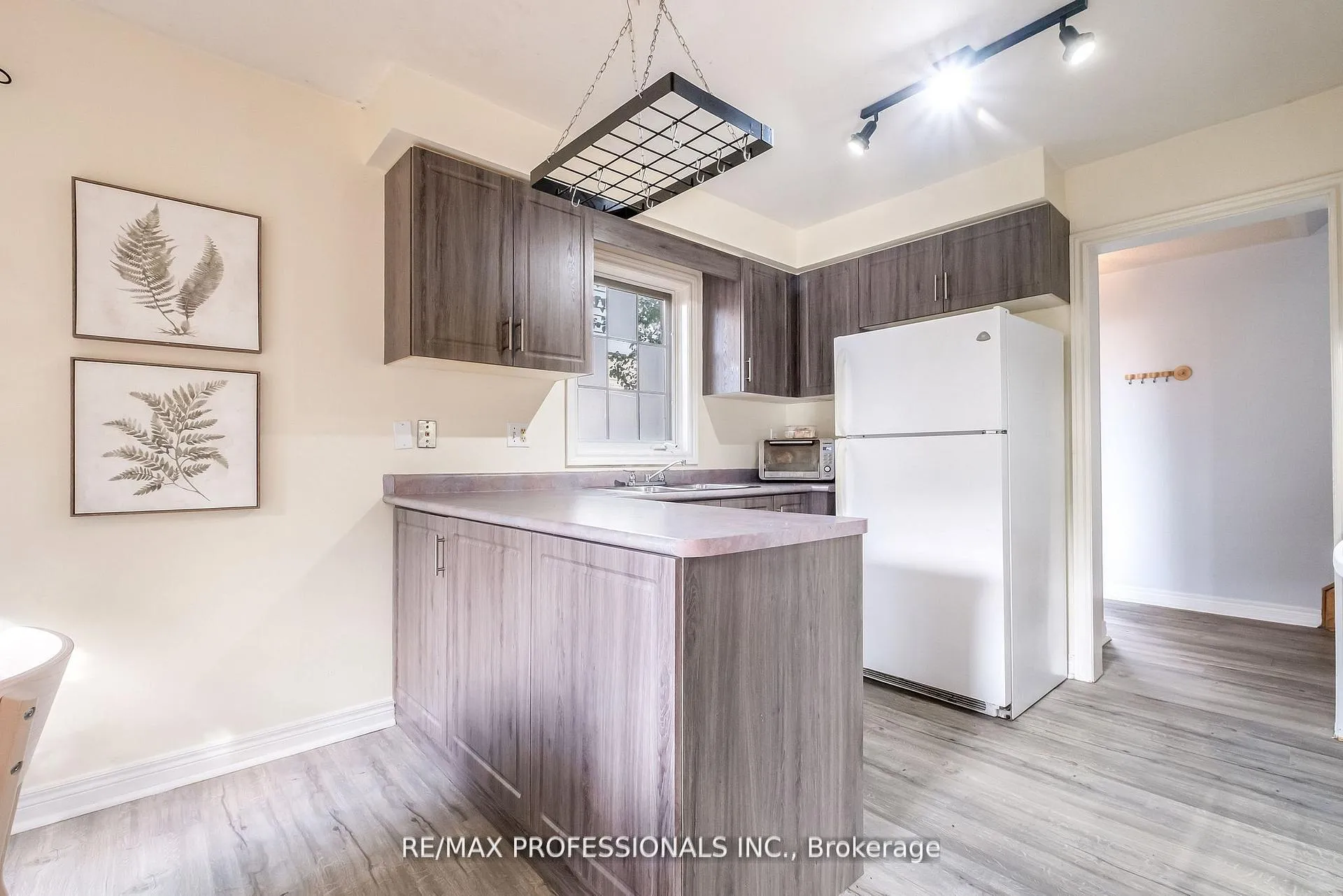 Photo 14 of 65 Hickorybush Avenue, Brampton, Sandringham-Wellington — HOMEH