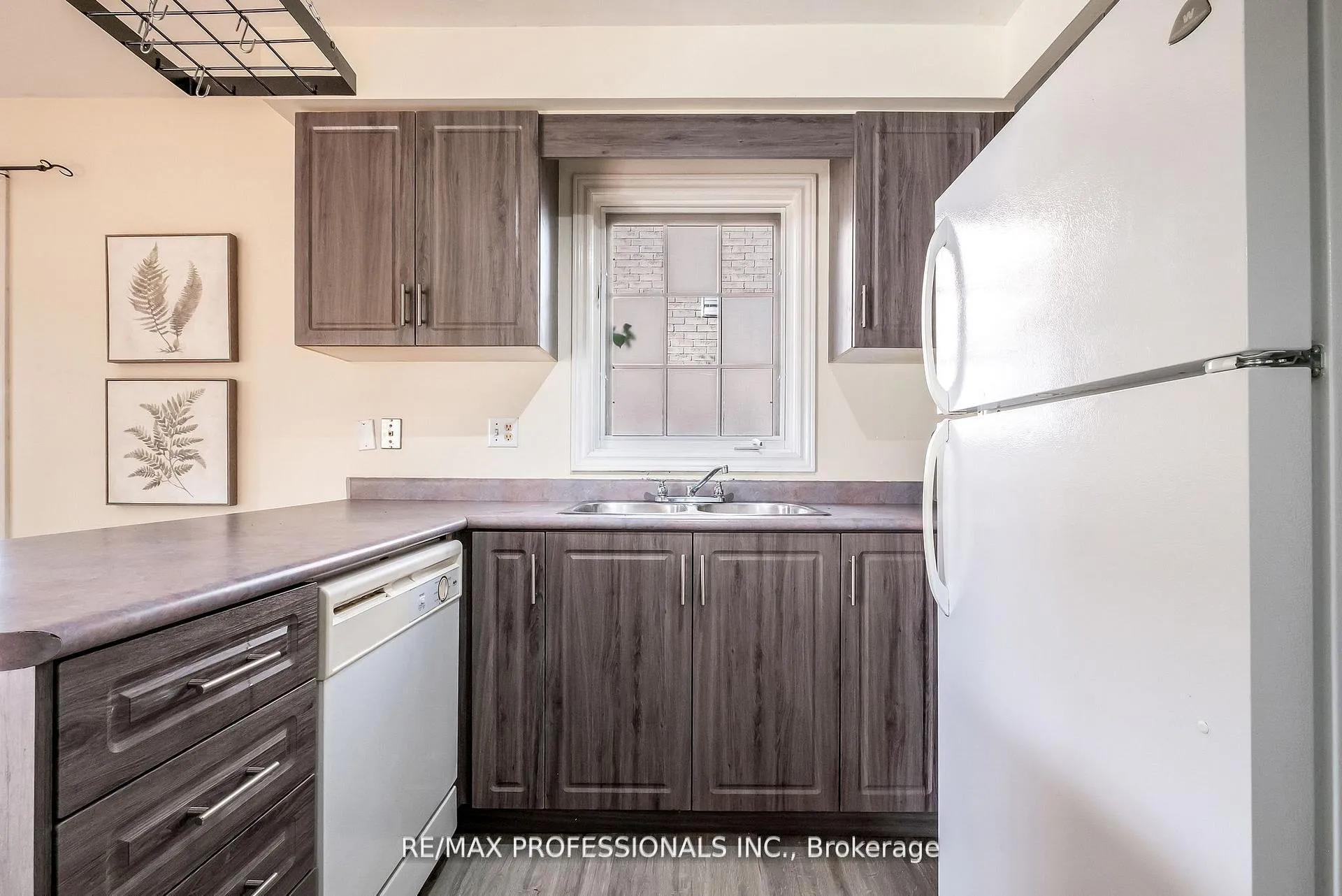 Photo 16 of 65 Hickorybush Avenue, Brampton, Sandringham-Wellington — HOMEH