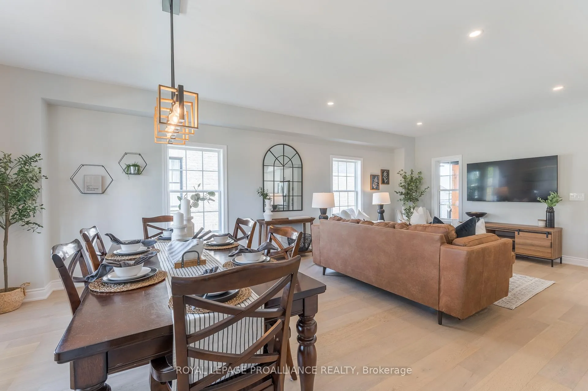 Photo 5 of 913 John Fairhurst Boulevard, Cobourg — HOMEH