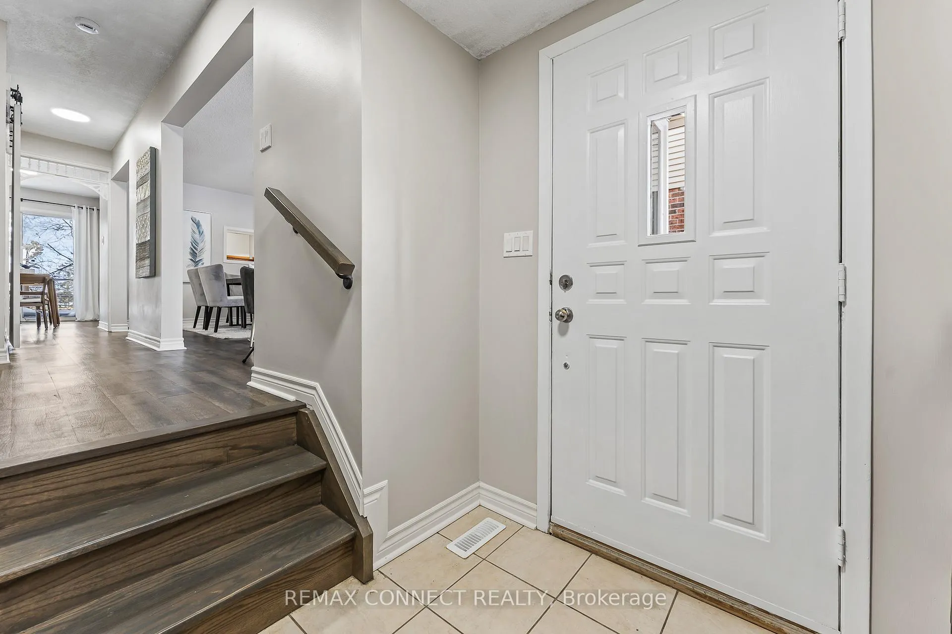 Photo 9 of 959 Redbird Crescent, Pickering, Liverpool — HOMEH