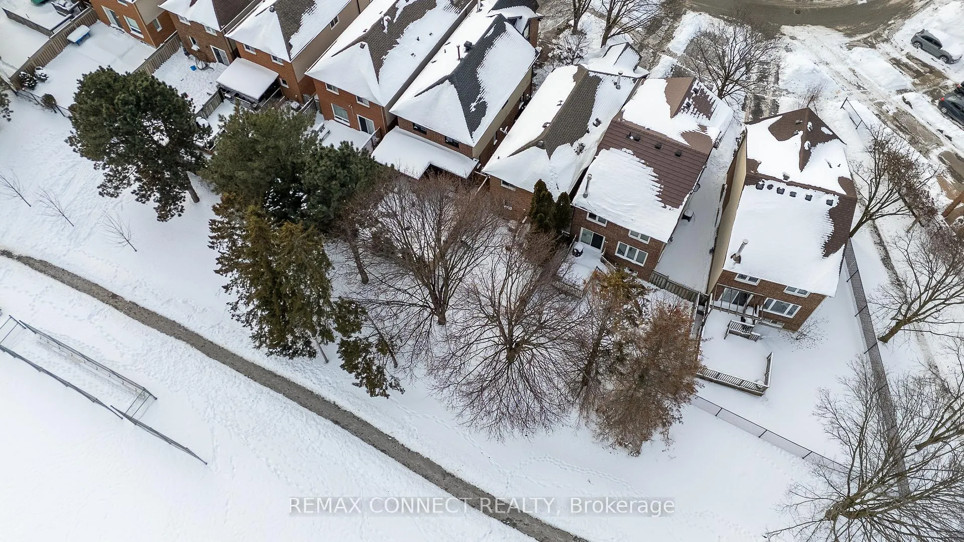 Photo 31 of 959 Redbird Crescent, Pickering, Liverpool — HOMEH