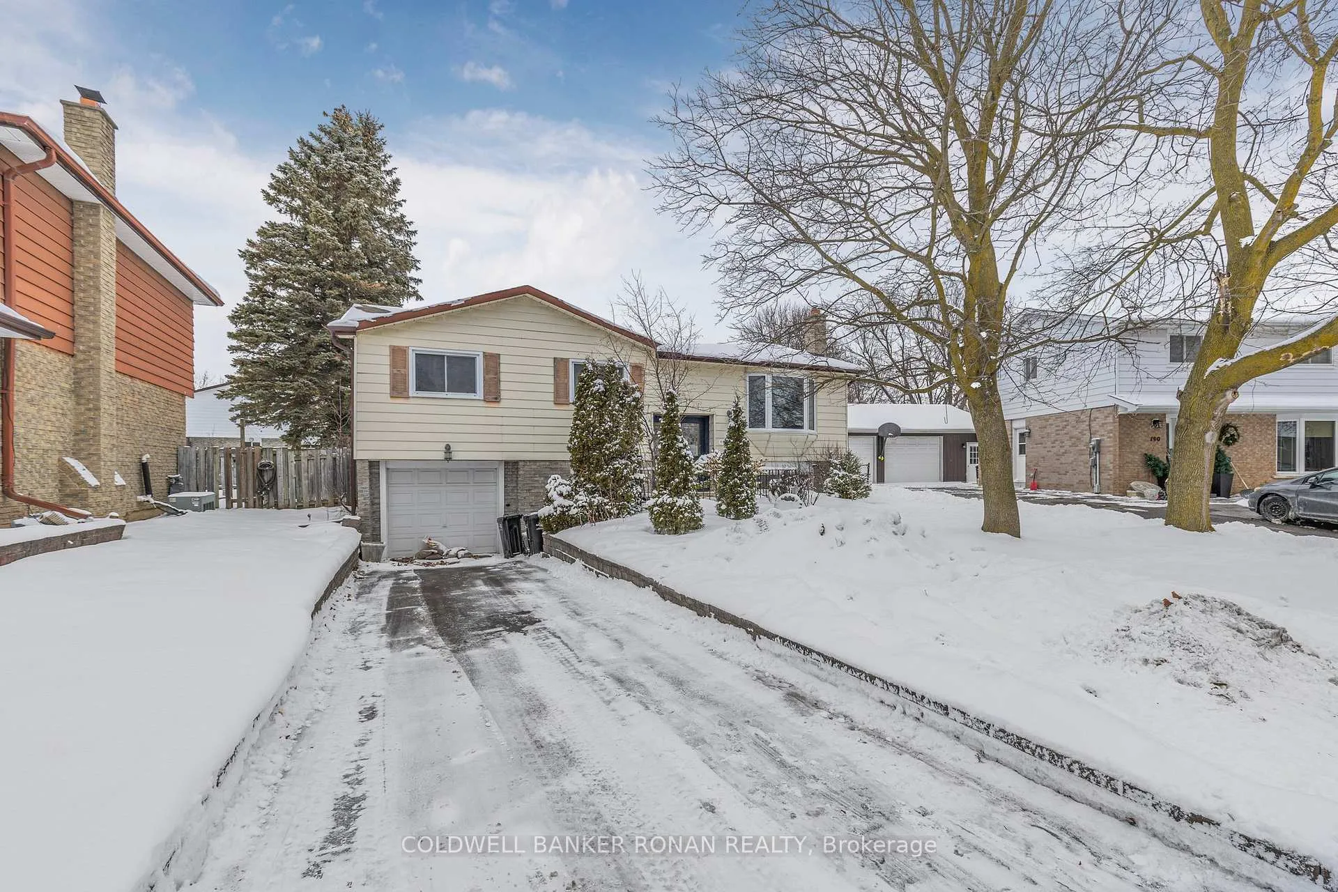 Photo 4 of 192 Mackenzie Street, New Tecumseth, Alliston — HOMEH