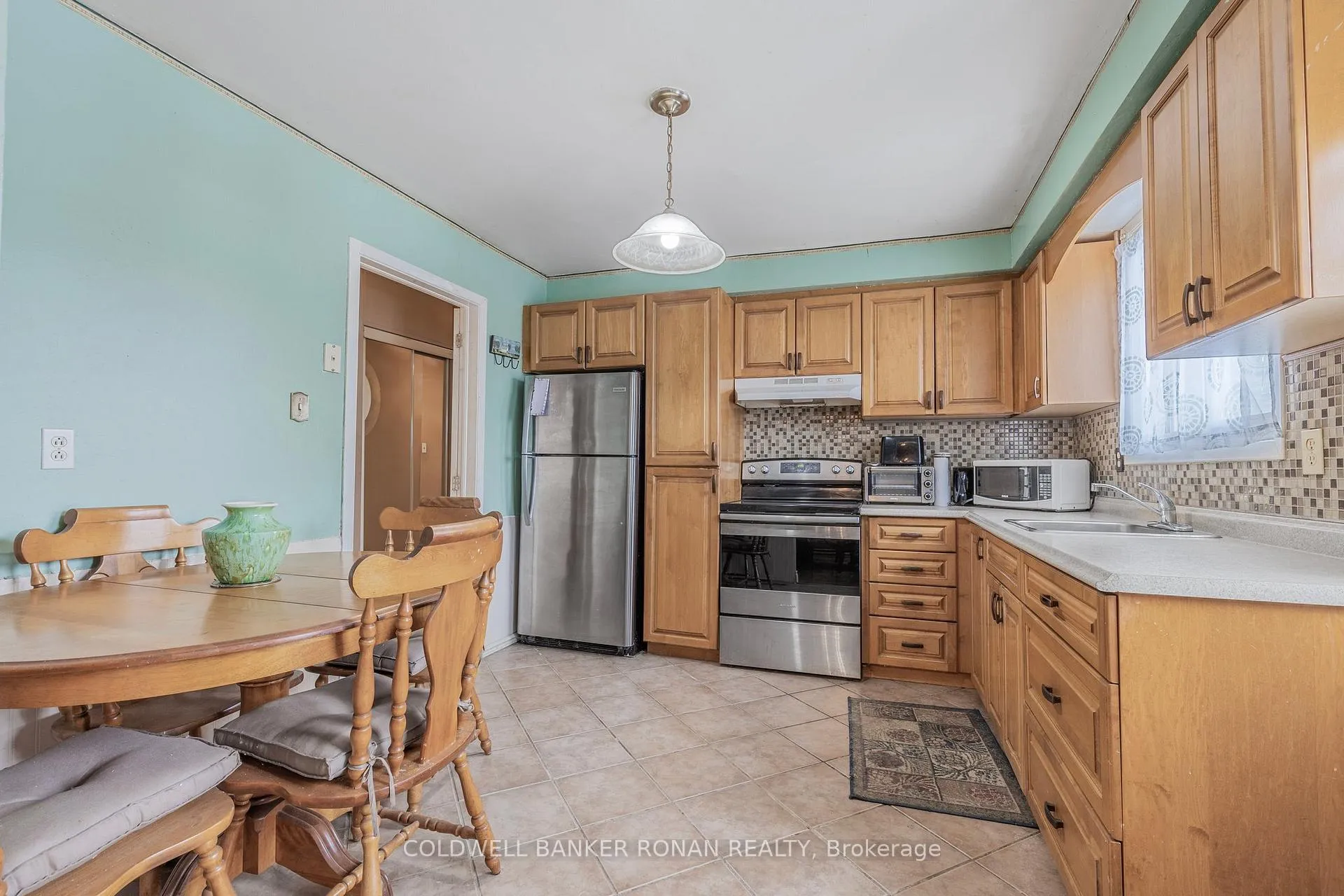 Photo 11 of 192 Mackenzie Street, New Tecumseth, Alliston — HOMEH