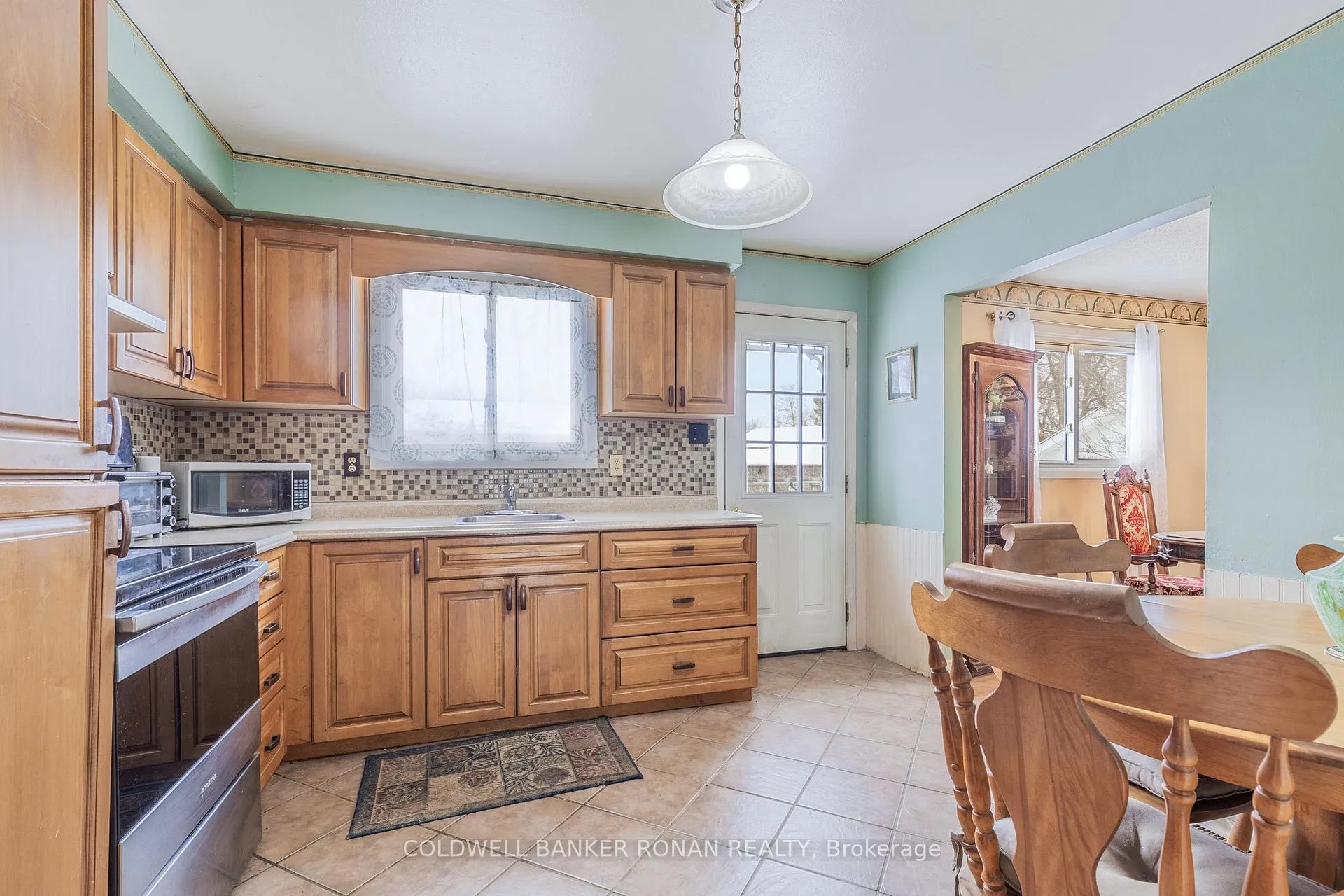 Photo 12 of 192 Mackenzie Street, New Tecumseth, Alliston — HOMEH