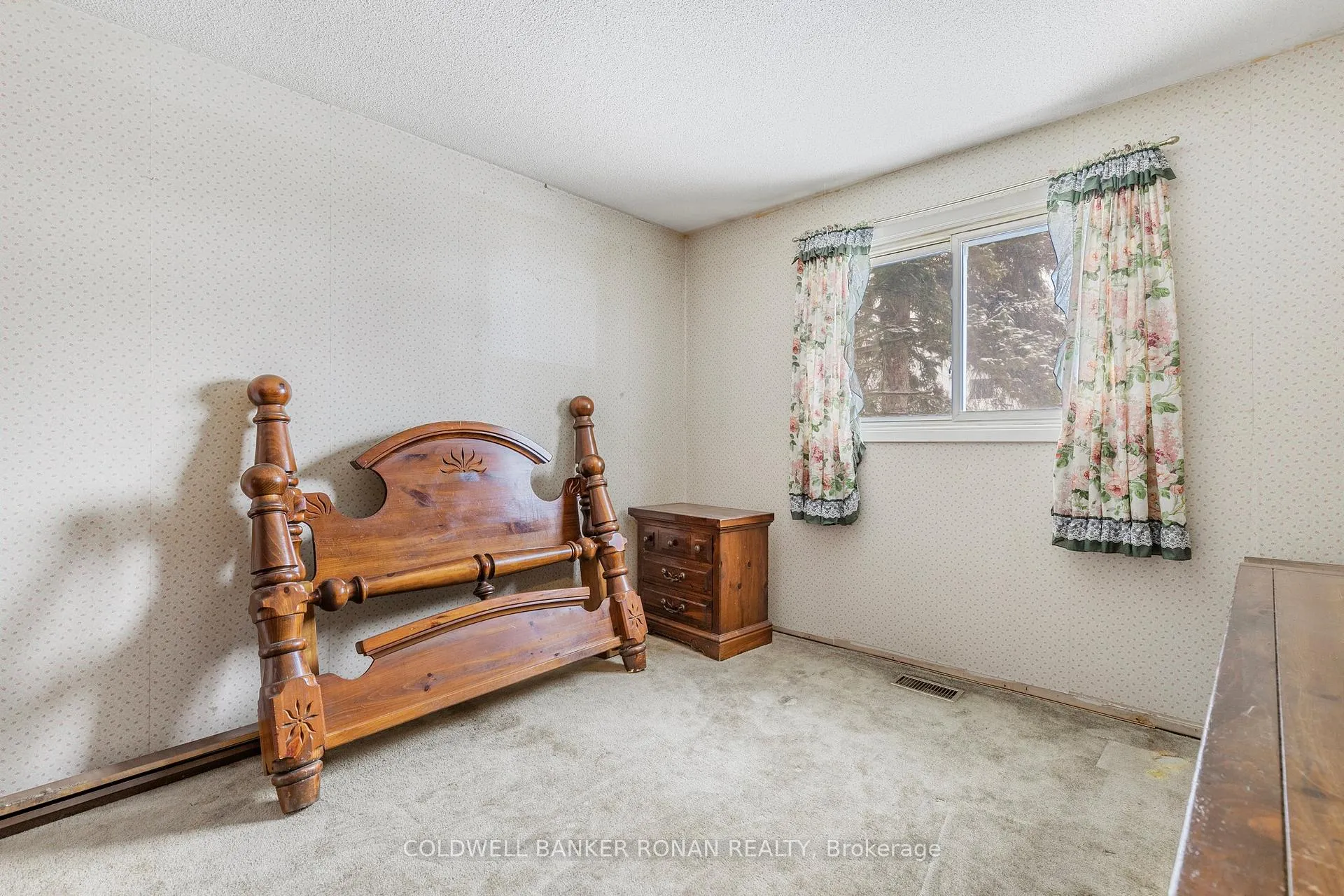 Photo 17 of 192 Mackenzie Street, New Tecumseth, Alliston — HOMEH