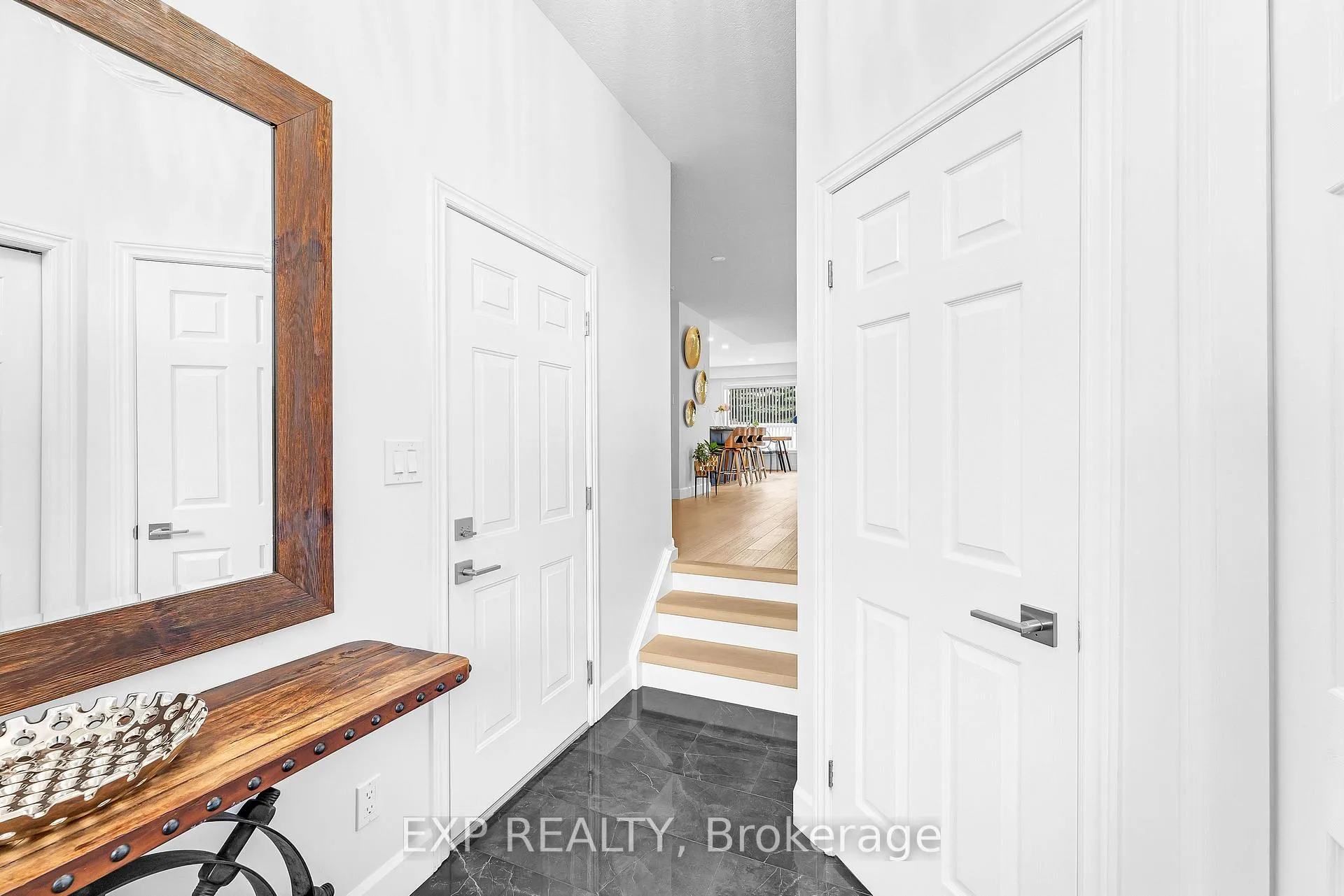 Photo 6 of 2 Colton Circle, Kitchener — HOMEH
