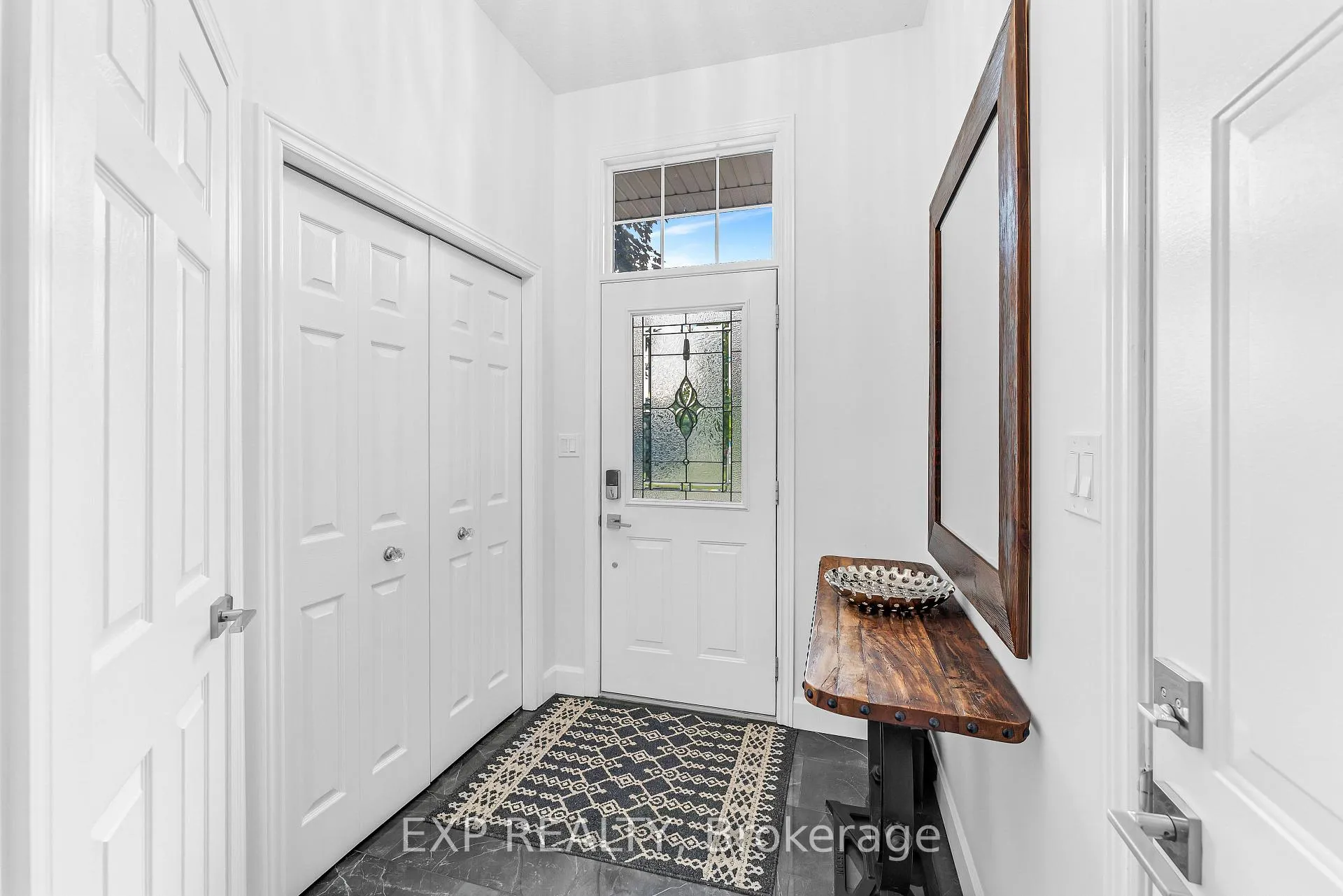 Photo 7 of 2 Colton Circle, Kitchener — HOMEH