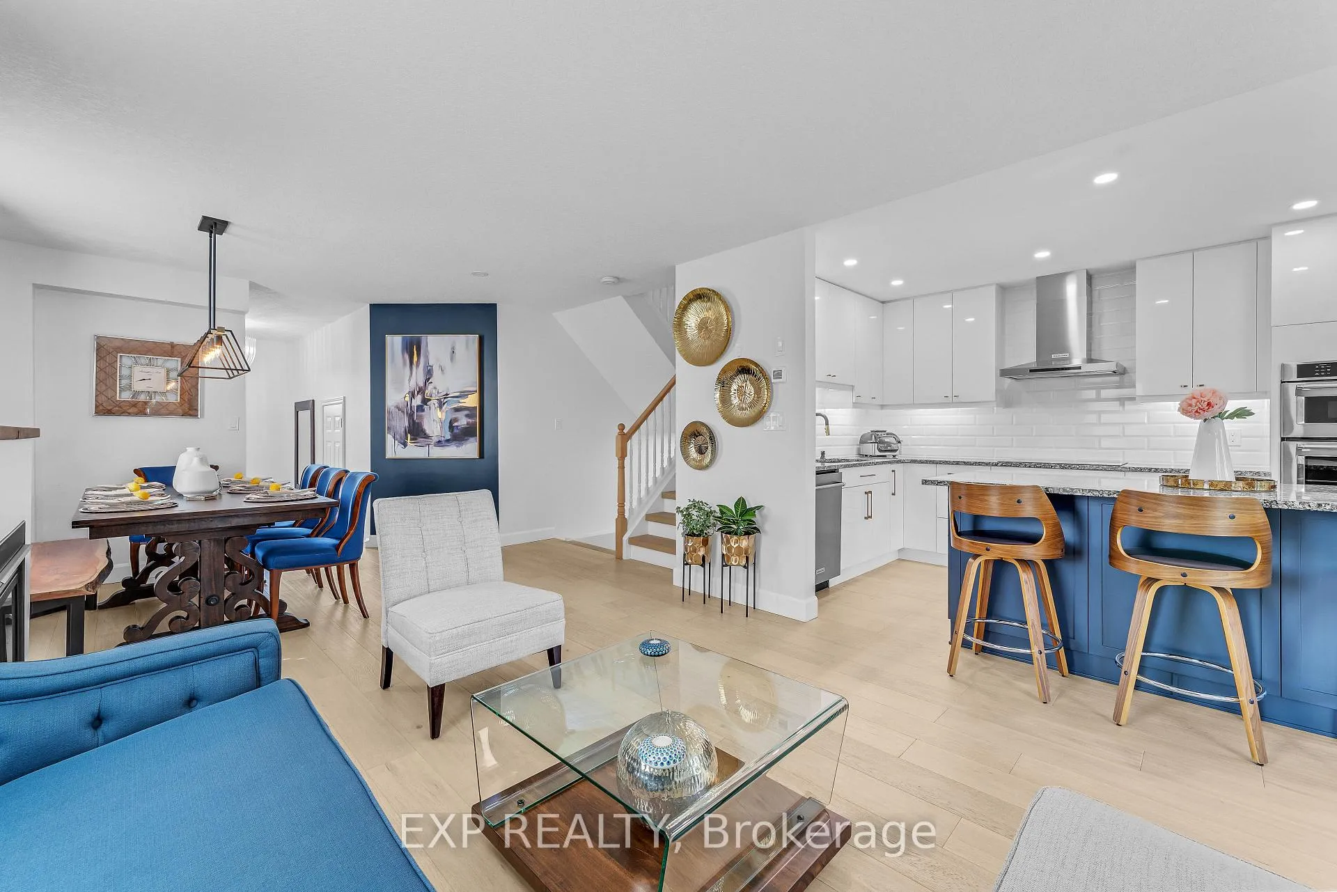 Photo 12 of 2 Colton Circle, Kitchener — HOMEH