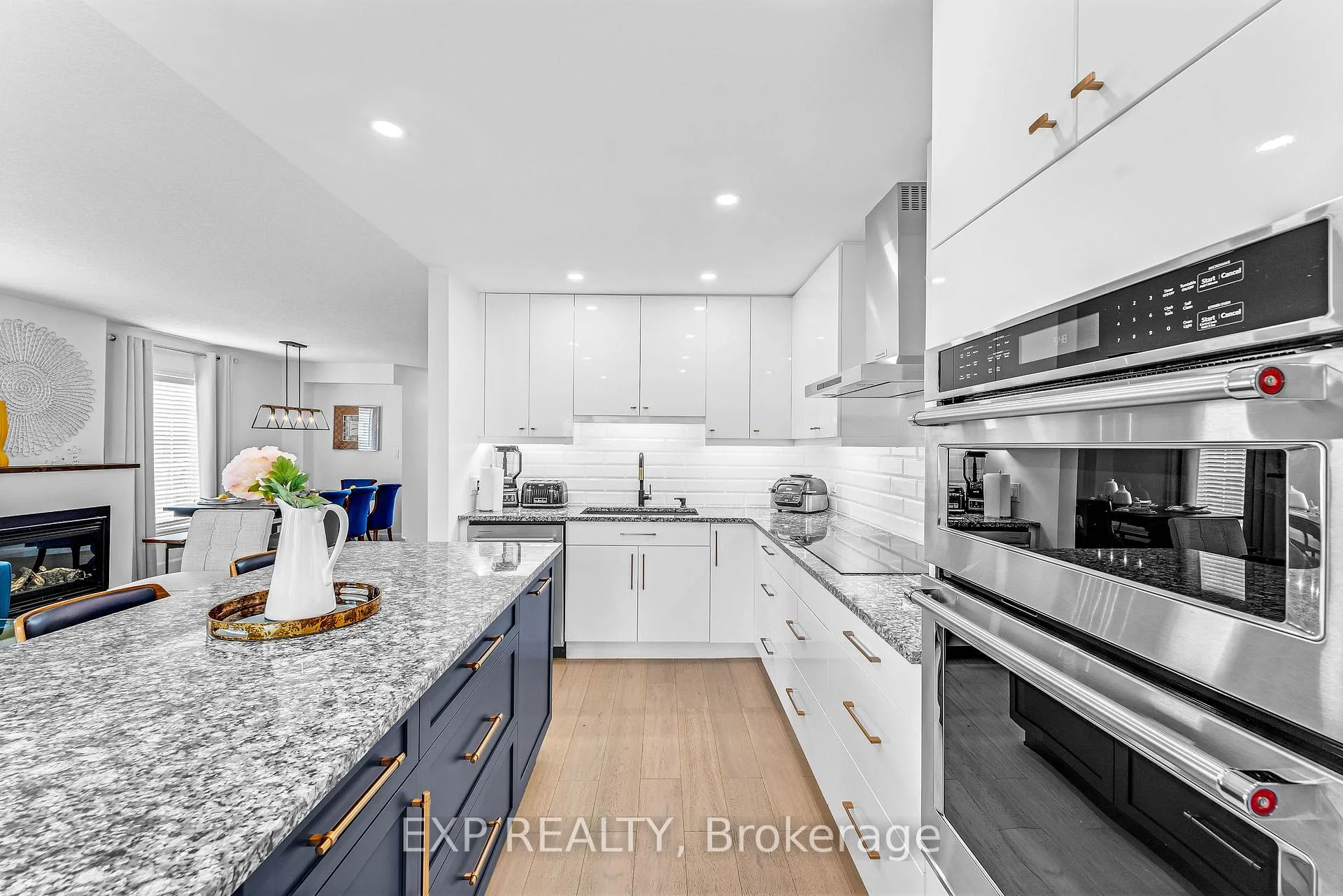 Photo 15 of 2 Colton Circle, Kitchener — HOMEH