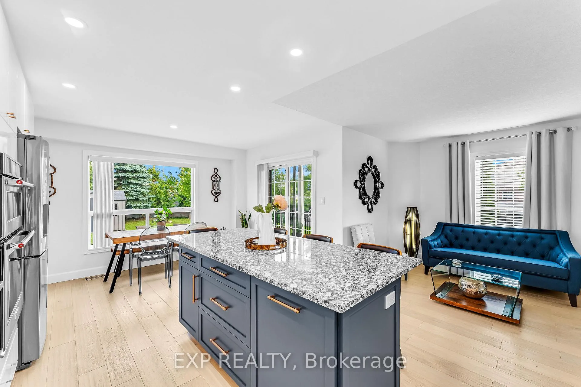 Photo 17 of 2 Colton Circle, Kitchener — HOMEH