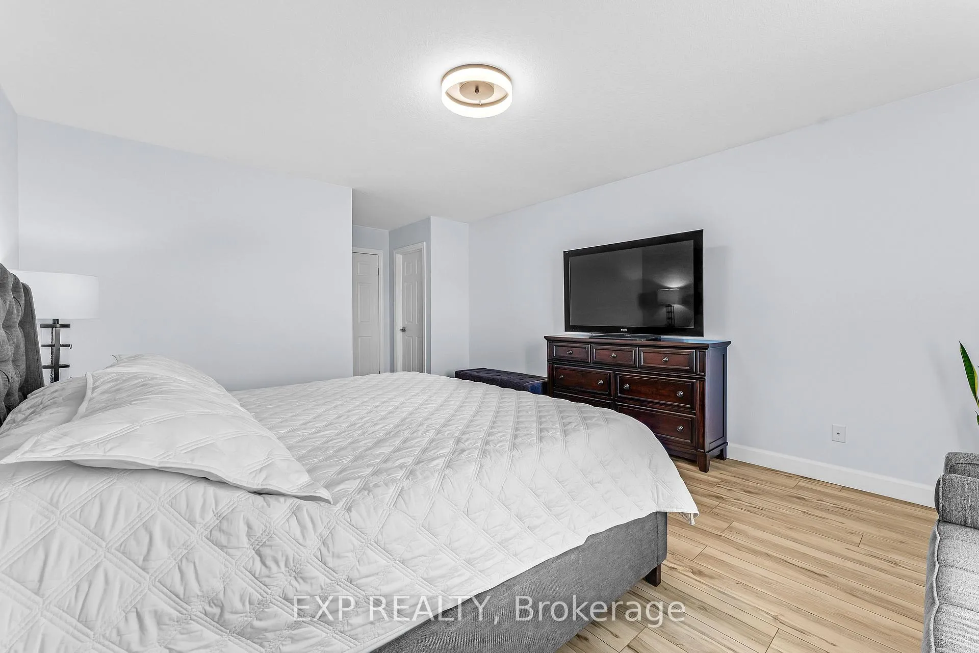 Photo 19 of 2 Colton Circle, Kitchener — HOMEH