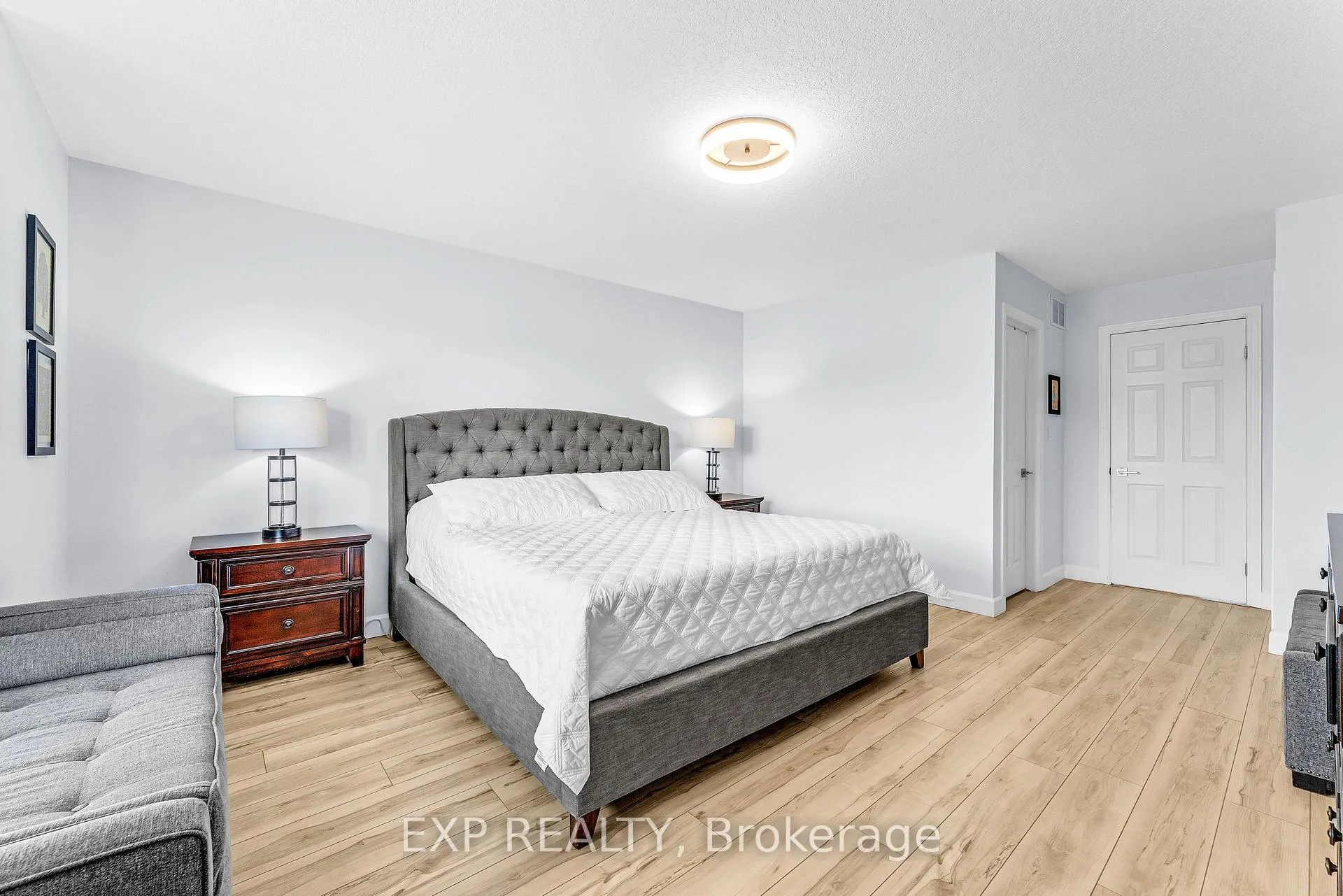 Photo 20 of 2 Colton Circle, Kitchener — HOMEH