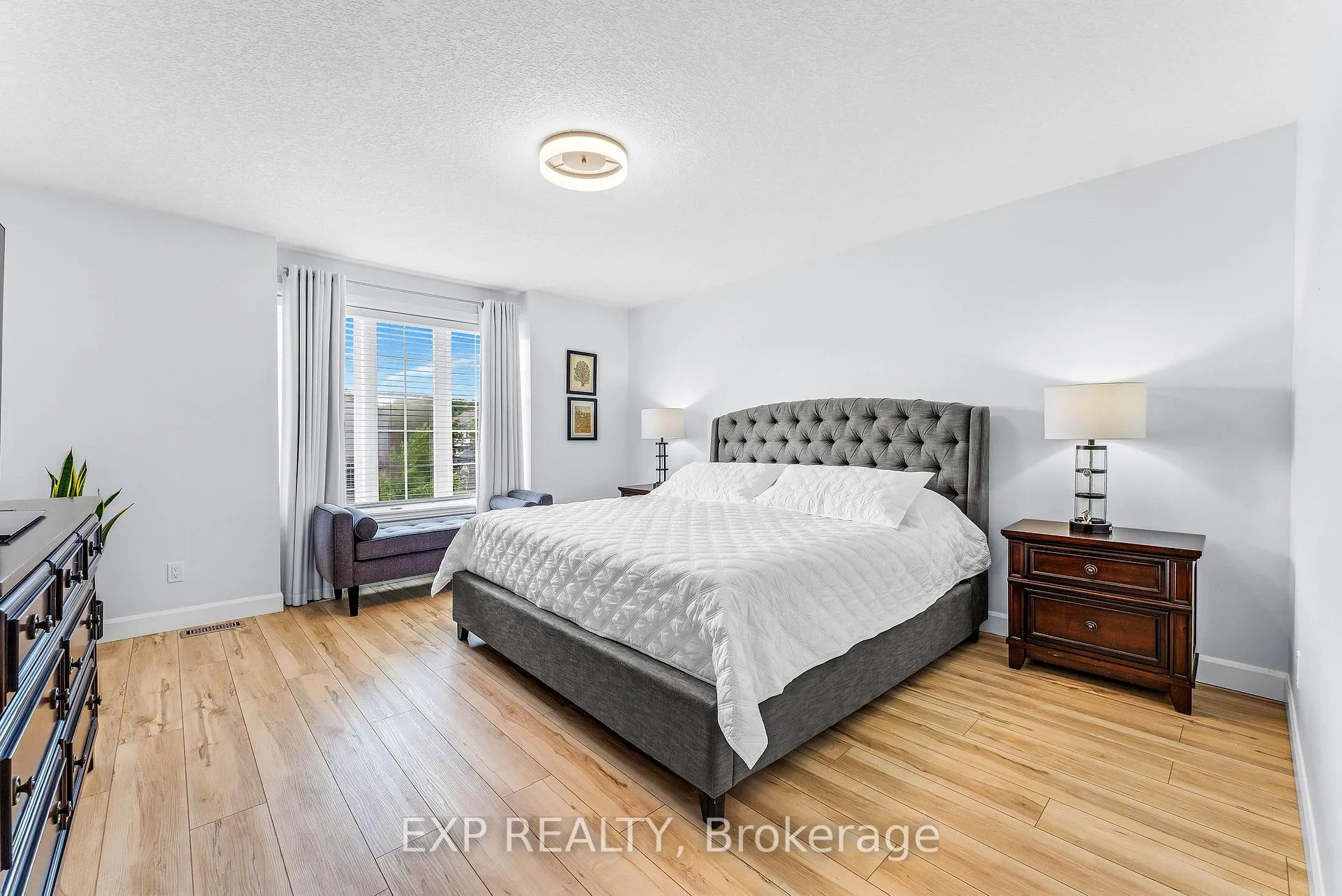 Photo 21 of 2 Colton Circle, Kitchener — HOMEH