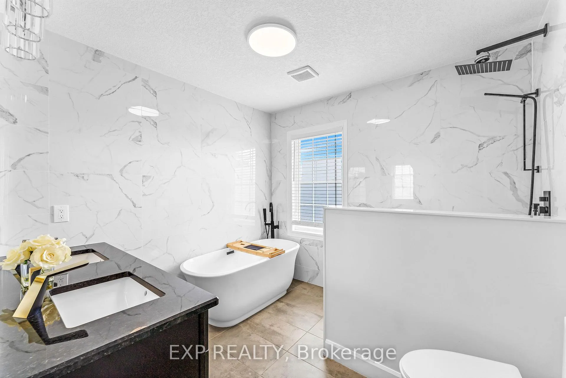Photo 22 of 2 Colton Circle, Kitchener — HOMEH