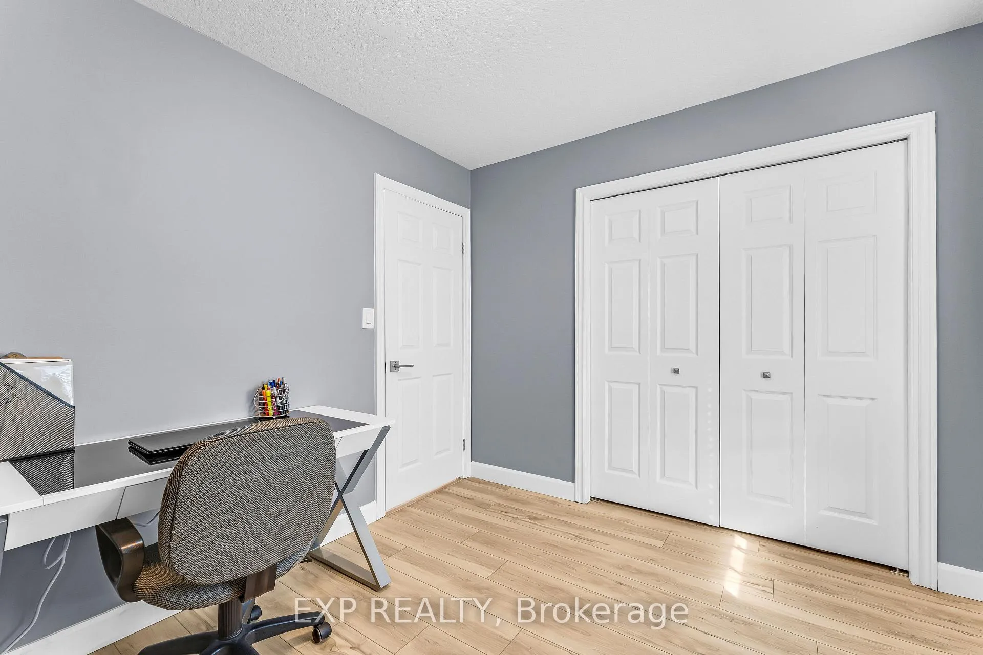 Photo 24 of 2 Colton Circle, Kitchener — HOMEH