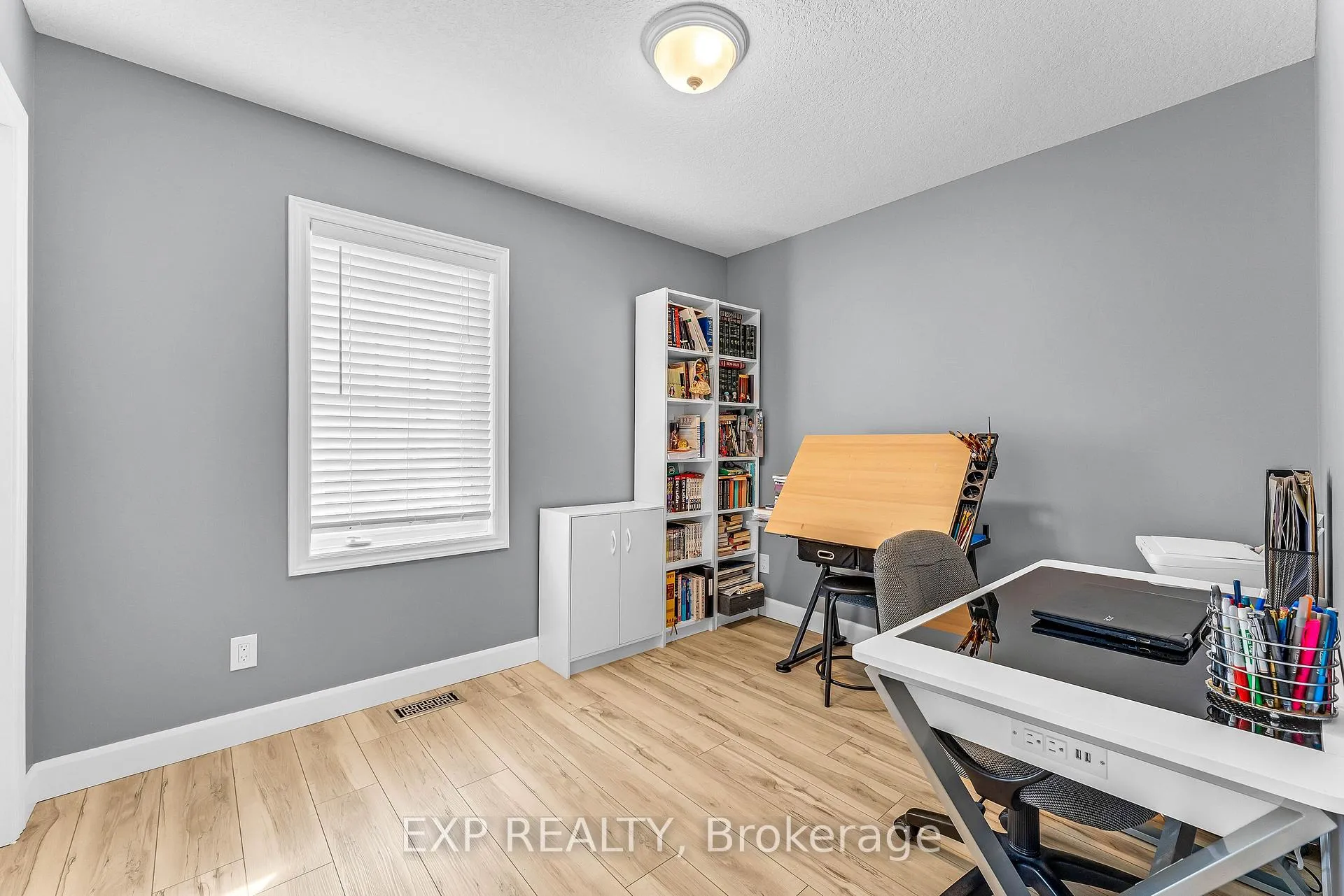 Photo 25 of 2 Colton Circle, Kitchener — HOMEH