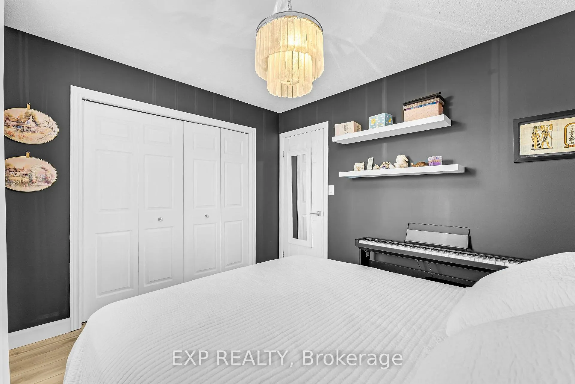Photo 26 of 2 Colton Circle, Kitchener — HOMEH