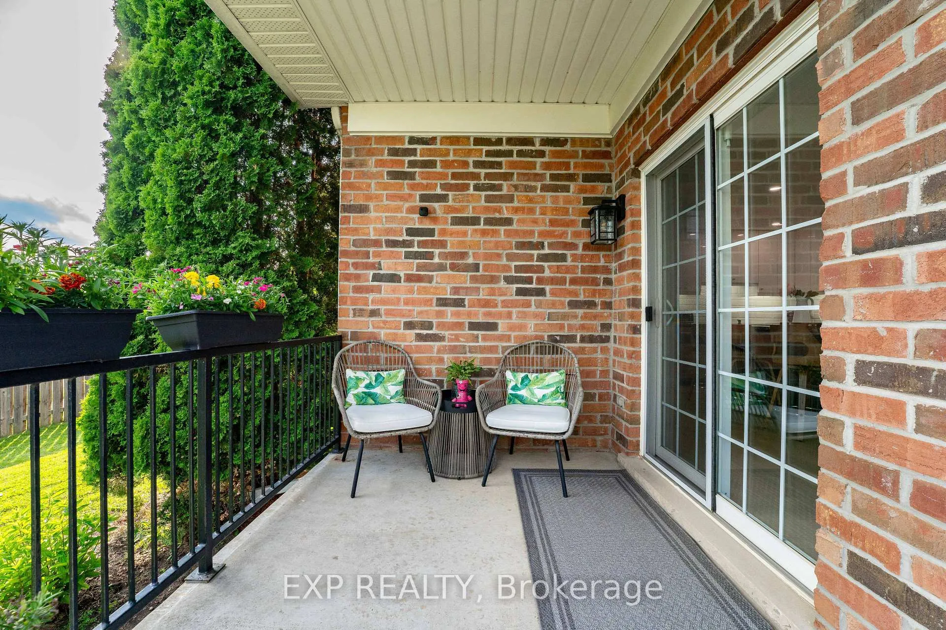 Photo 35 of 2 Colton Circle, Kitchener — HOMEH