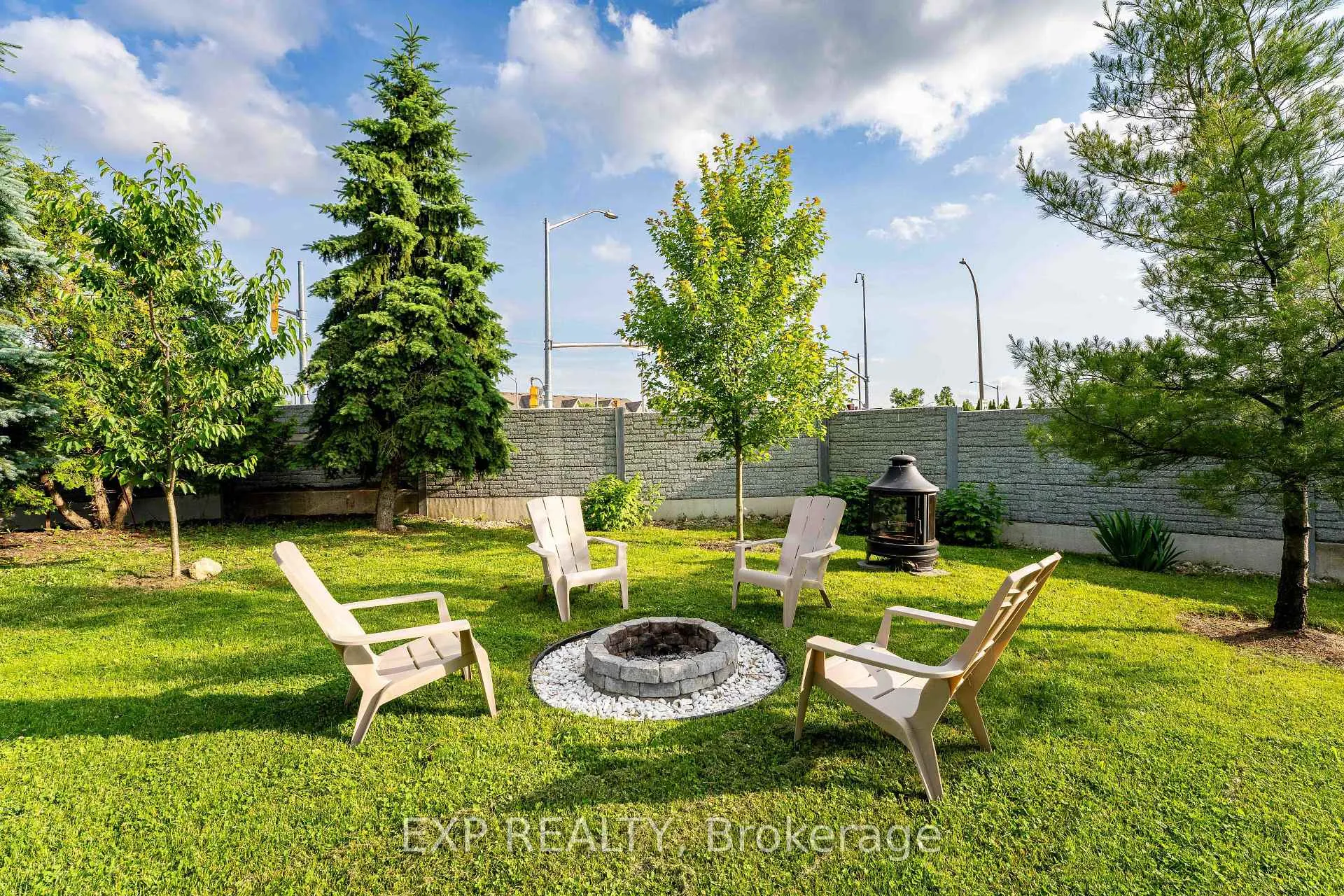 Photo 40 of 2 Colton Circle, Kitchener — HOMEH