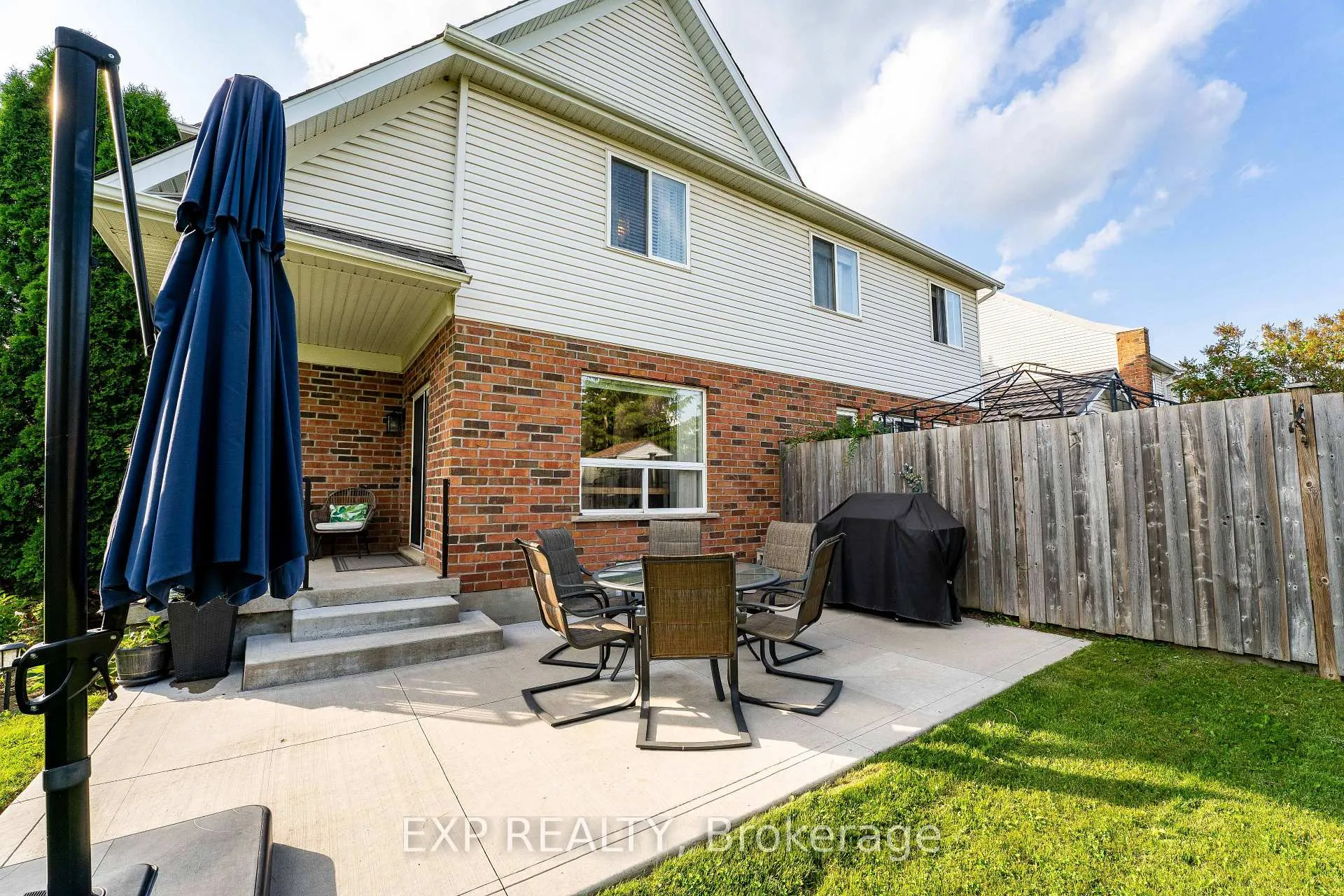 Photo 42 of 2 Colton Circle, Kitchener — HOMEH