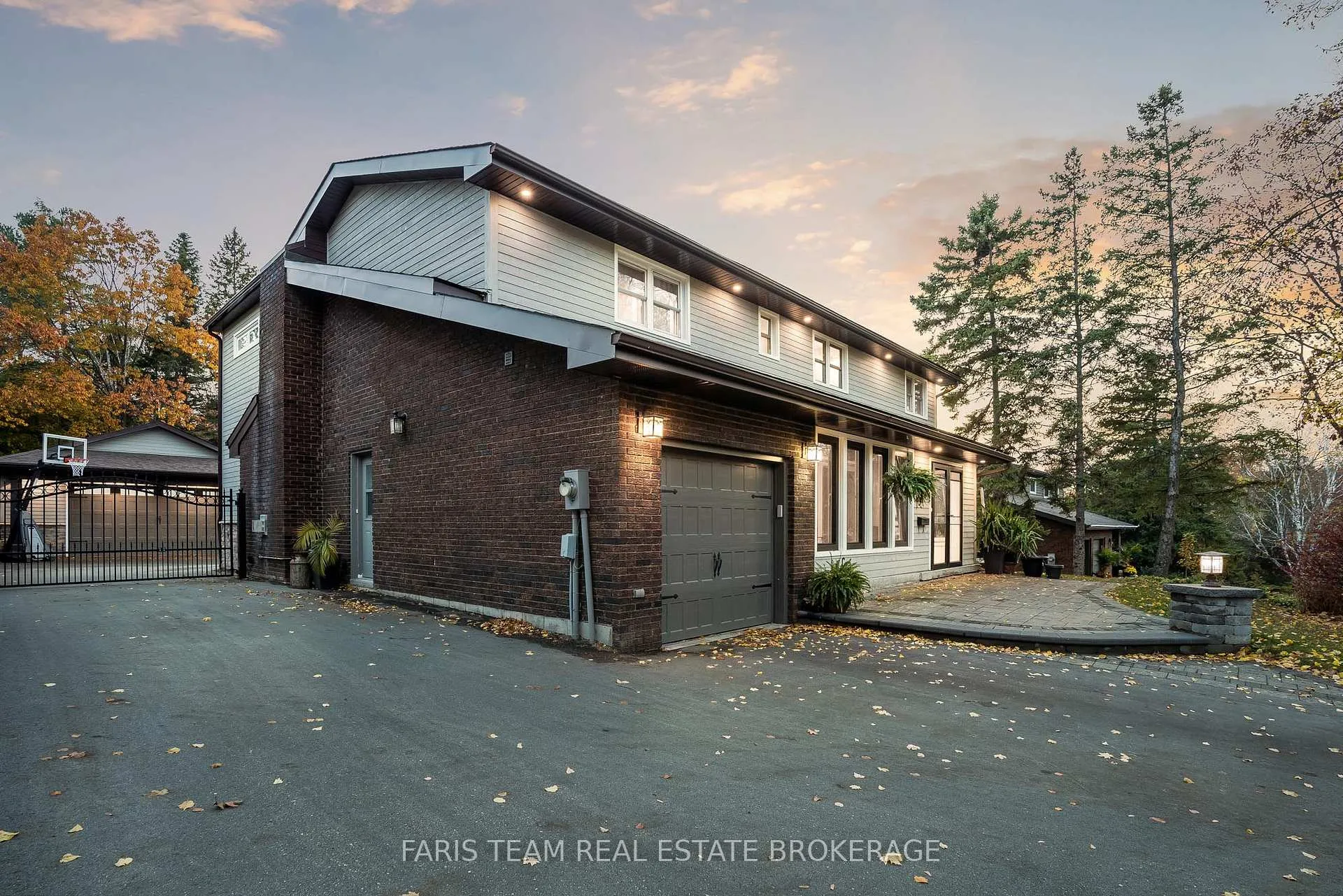 Photo 5 of 27 Garrett Crescent, Barrie, North Shore — HOMEH