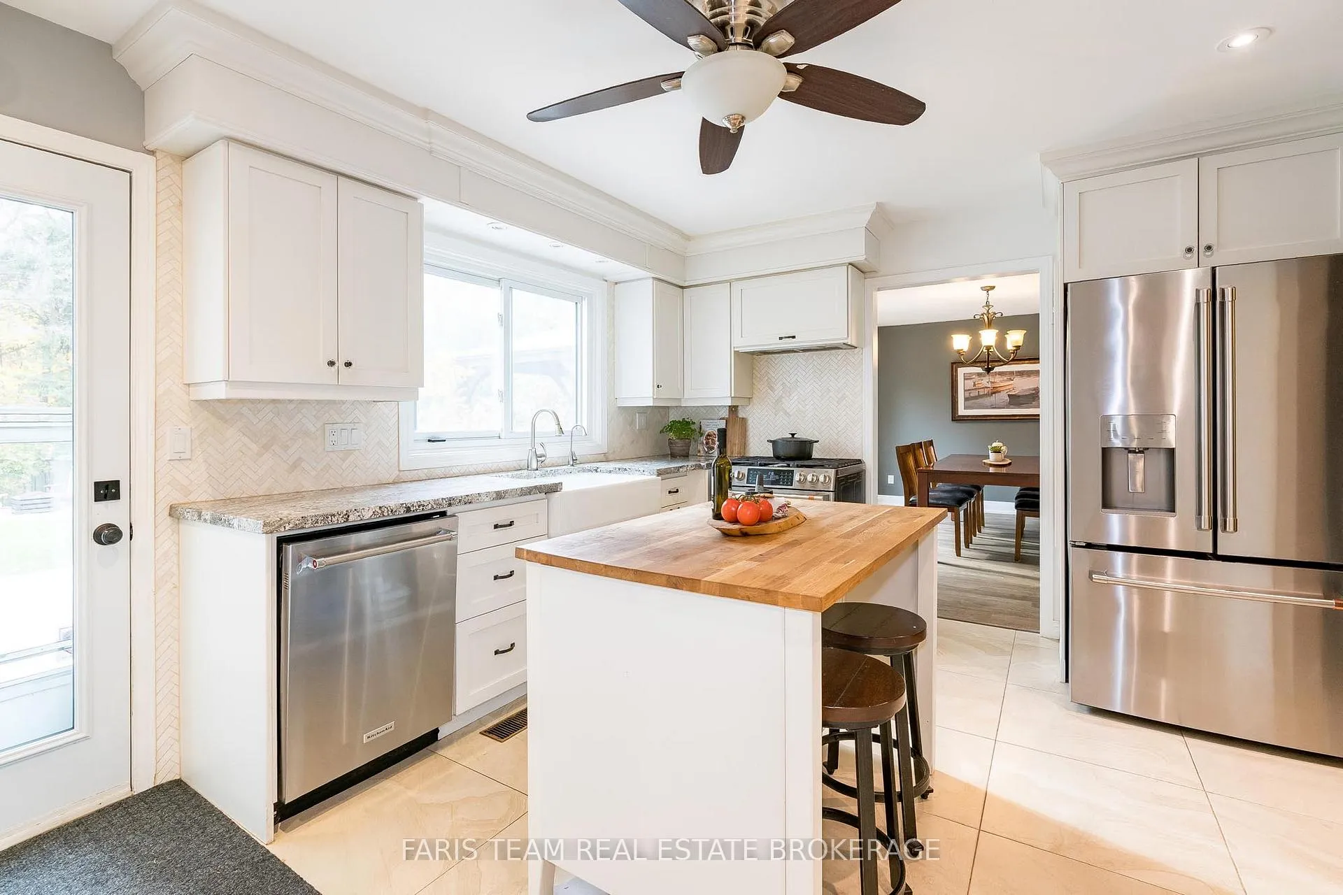 Photo 7 of 27 Garrett Crescent, Barrie, North Shore — HOMEH
