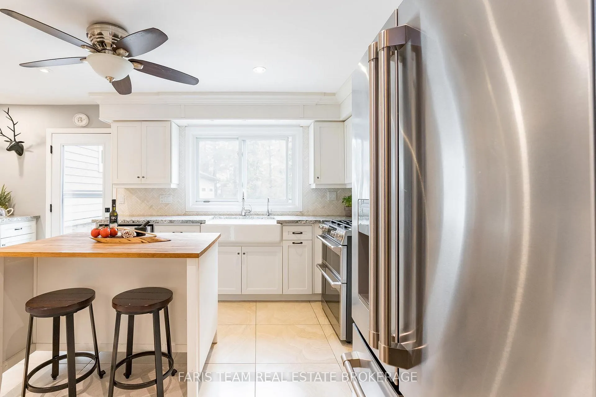 Photo 8 of 27 Garrett Crescent, Barrie, North Shore — HOMEH