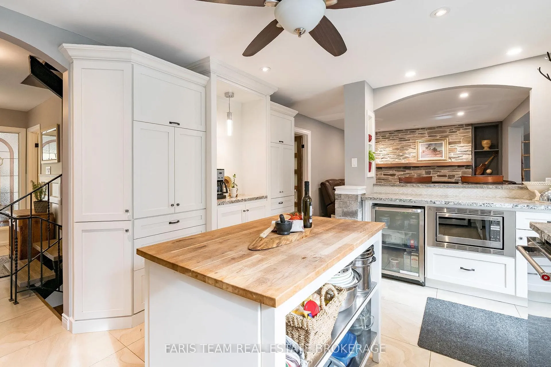 Photo 9 of 27 Garrett Crescent, Barrie, North Shore — HOMEH