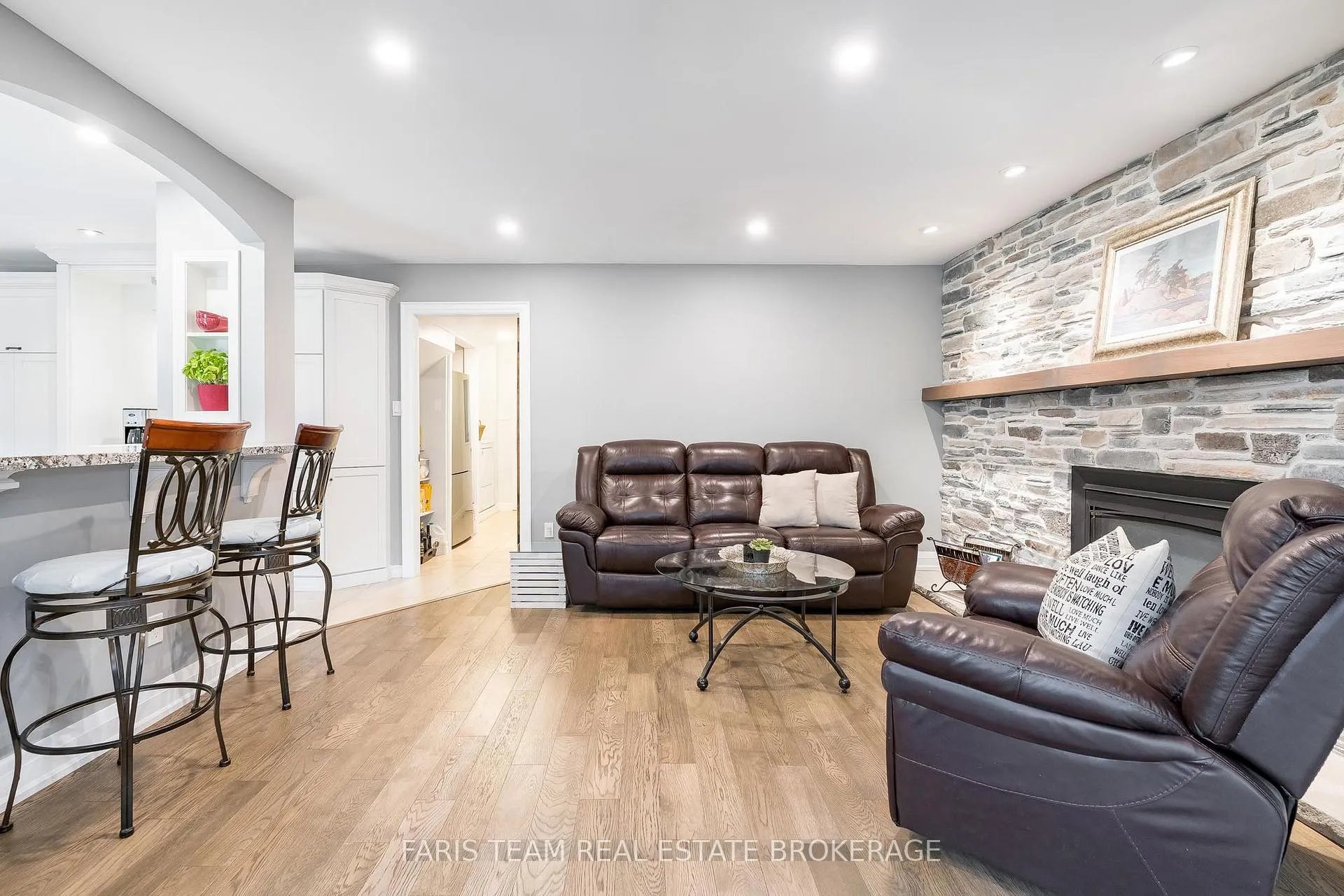 Photo 14 of 27 Garrett Crescent, Barrie, North Shore — HOMEH