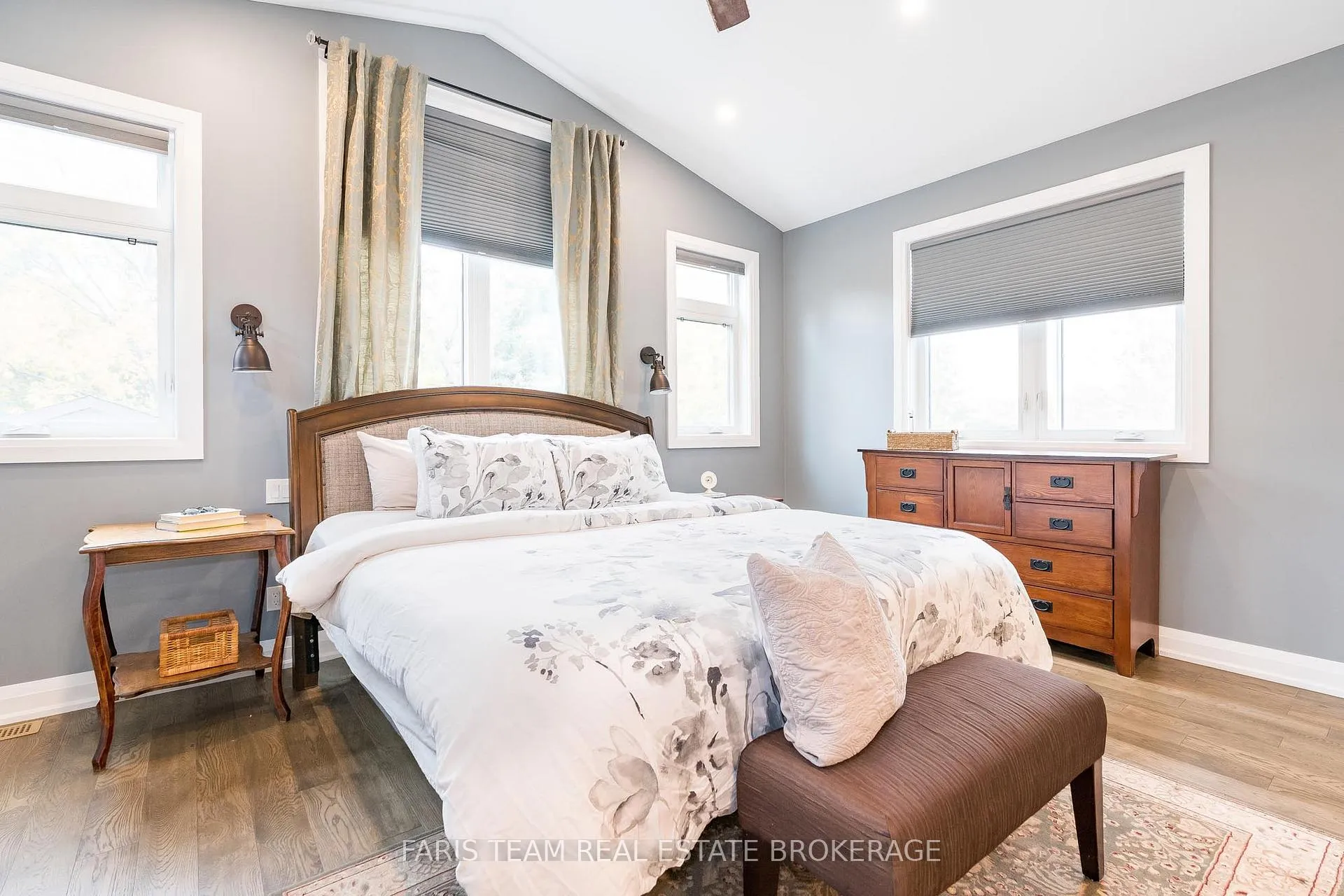 Photo 21 of 27 Garrett Crescent, Barrie, North Shore — HOMEH