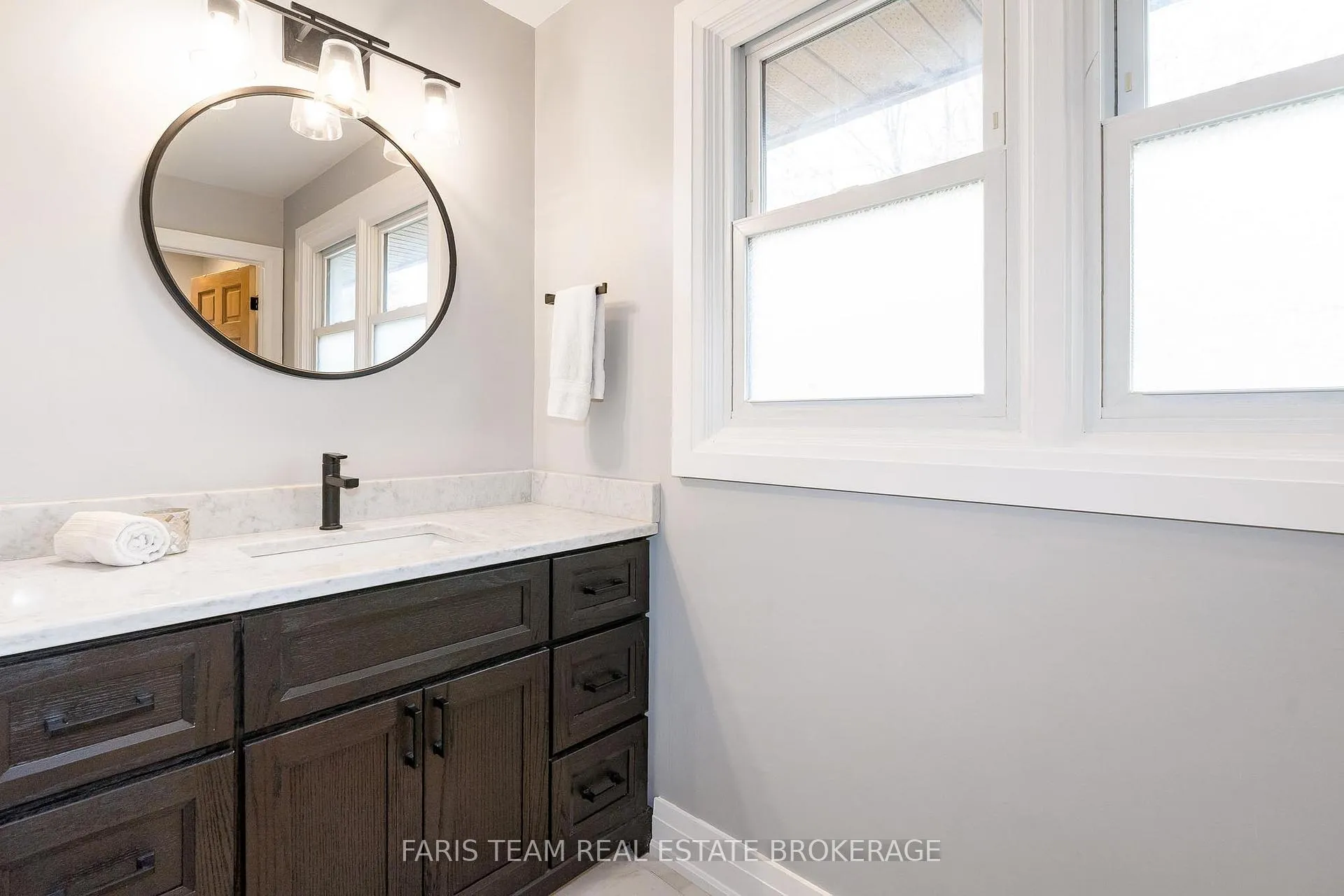 Photo 28 of 27 Garrett Crescent, Barrie, North Shore — HOMEH
