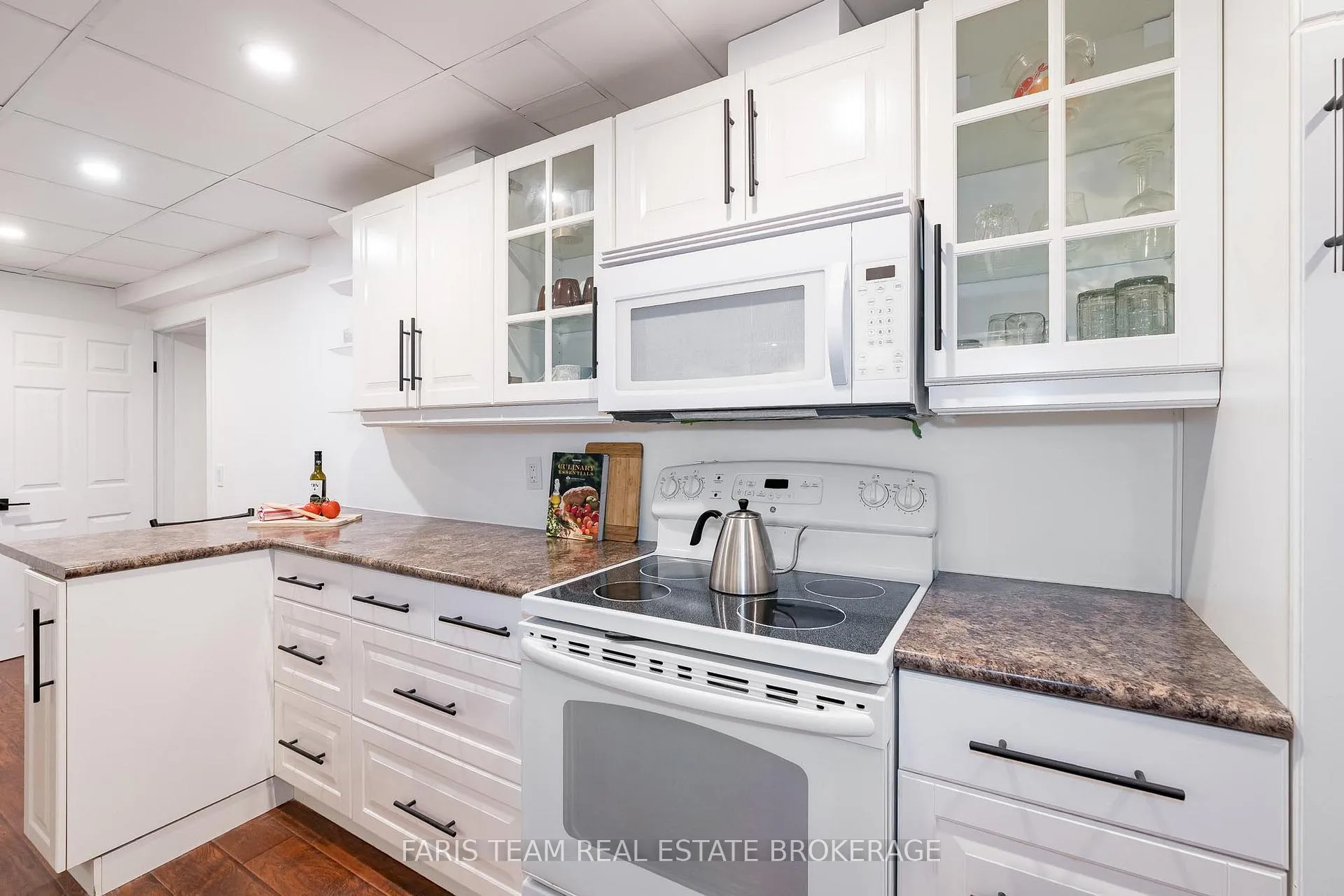 Photo 32 of 27 Garrett Crescent, Barrie, North Shore — HOMEH