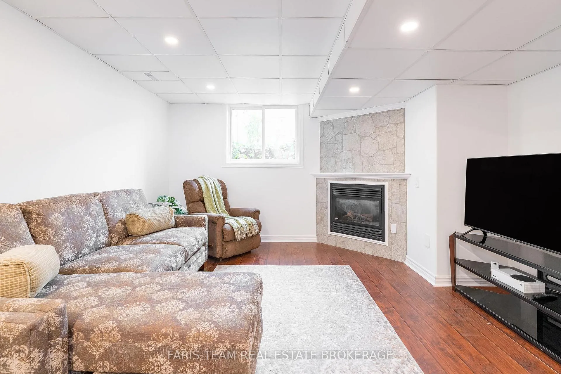 Photo 34 of 27 Garrett Crescent, Barrie, North Shore — HOMEH