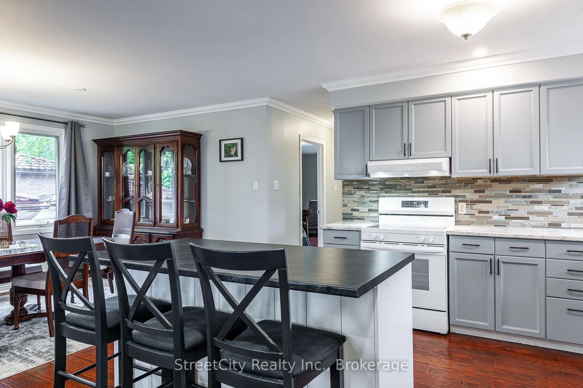 Photo 4 of 43 Freeland Drive, Stratford — HOMEH