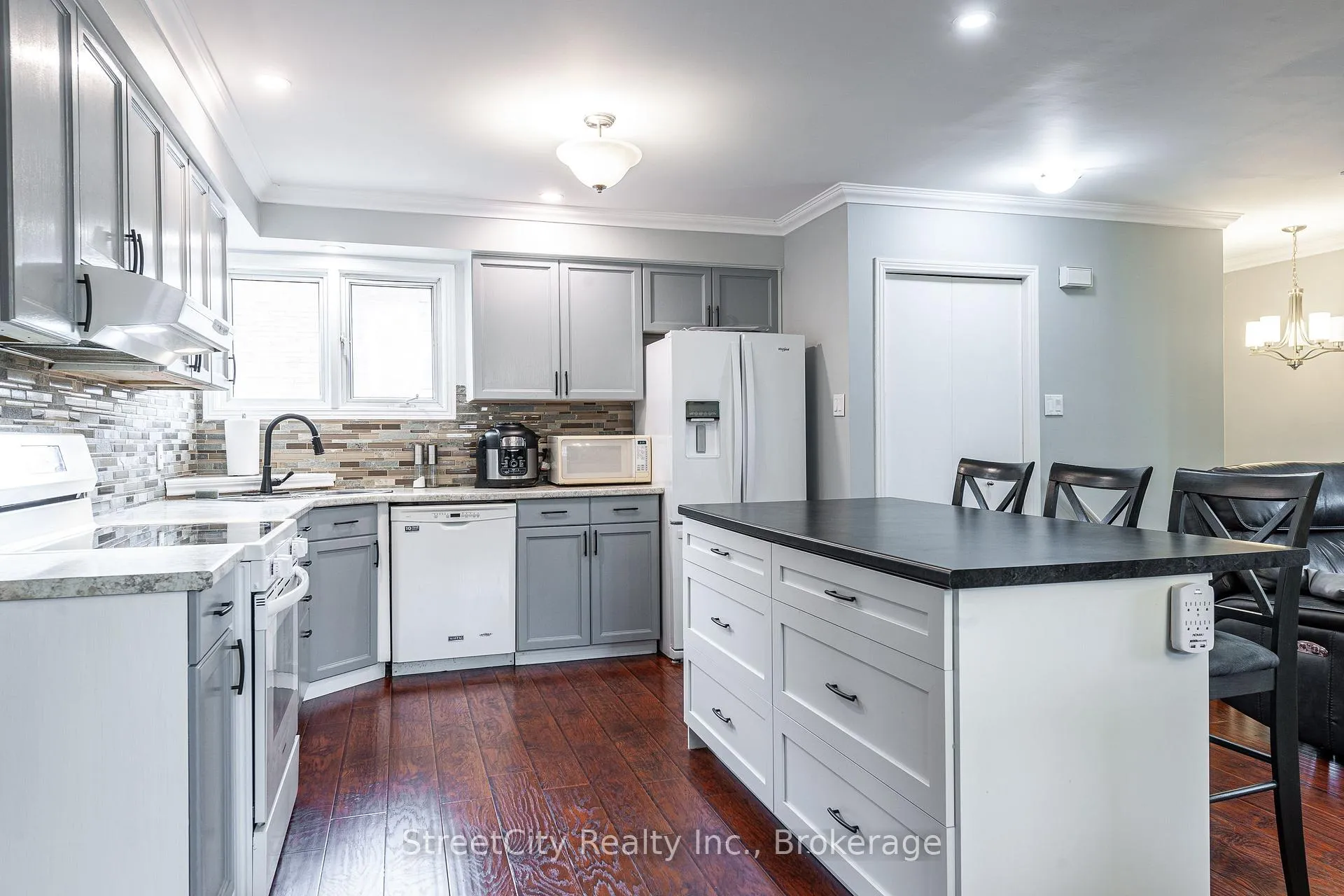 Photo 6 of 43 Freeland Drive, Stratford — HOMEH